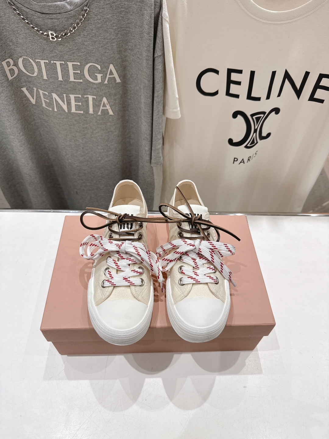 高版本出厂
  MiuMiu*繆繆25ss new arrival～miu家2025ss走秀款系带帆布鞋