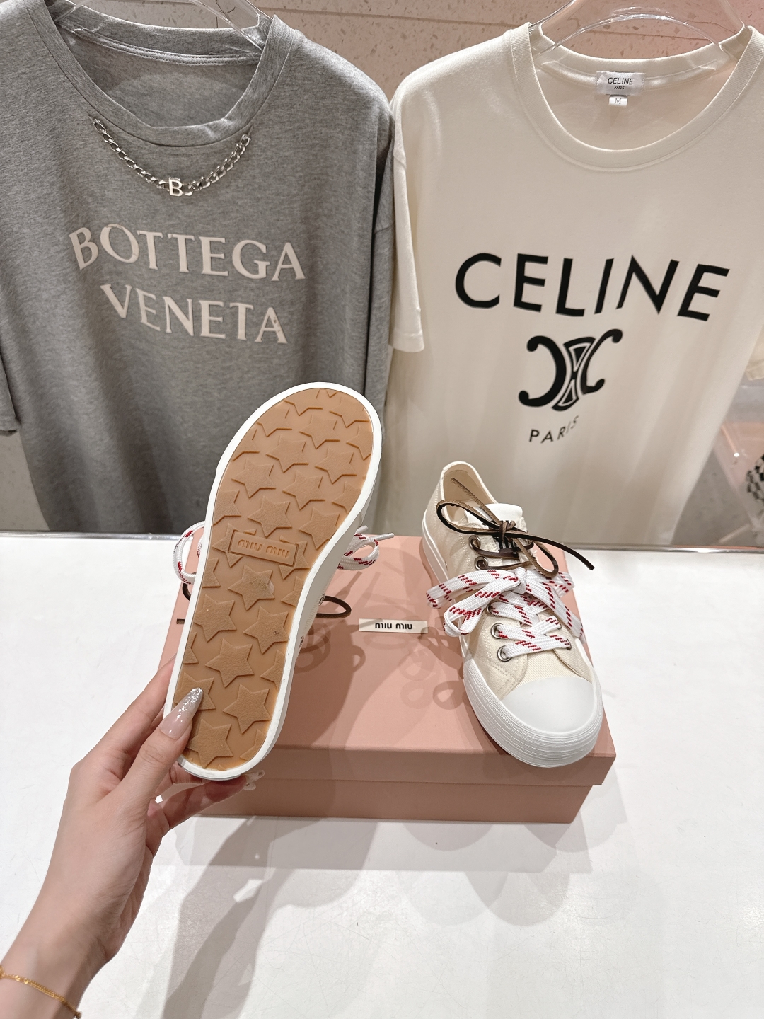 高版本出厂
  MiuMiu*繆繆25ss new arrival～miu家2025ss走秀款系带帆布鞋