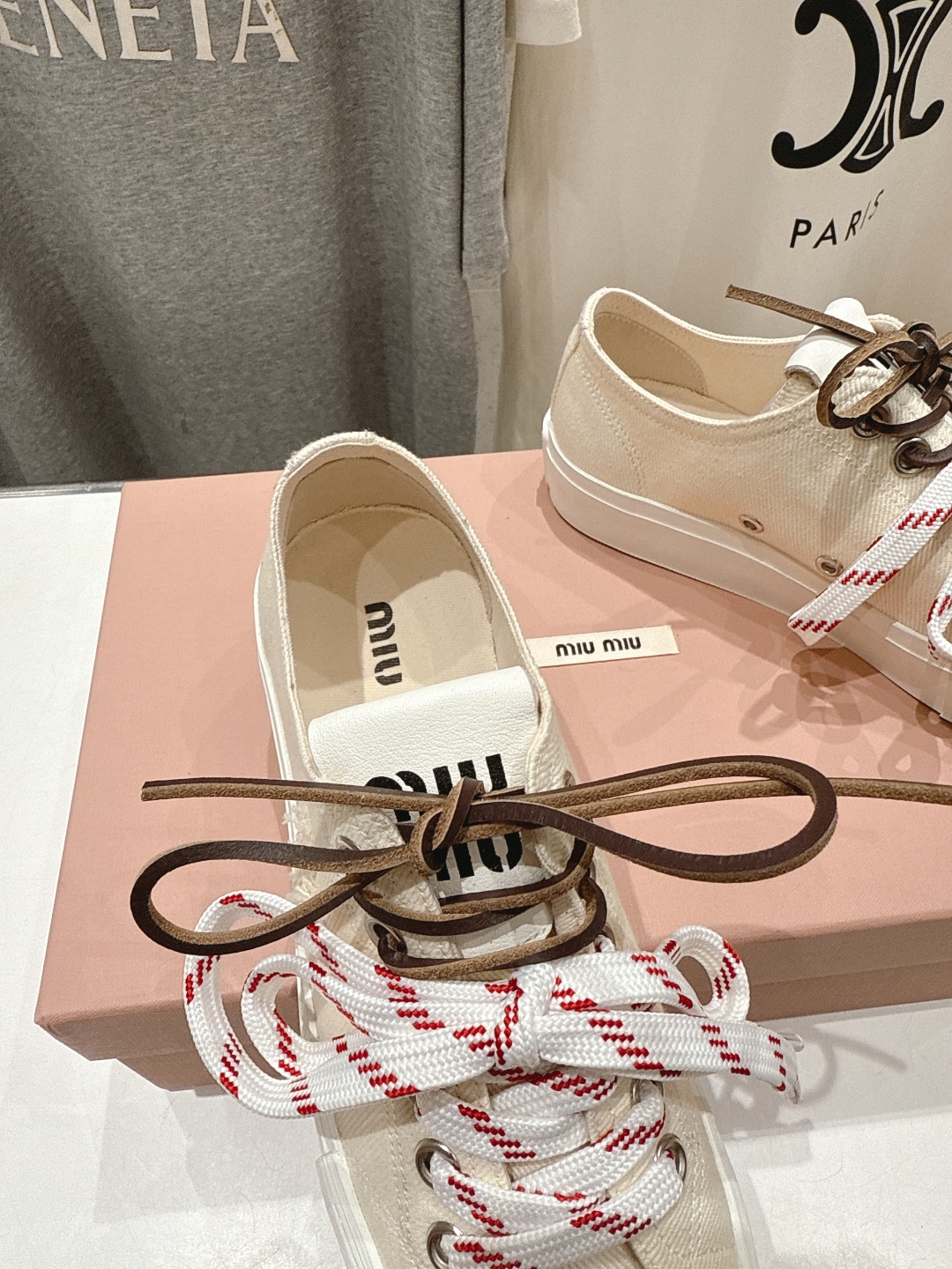 高版本出厂
  MiuMiu*繆繆25ss new arrival～miu家2025ss走秀款系带帆布鞋
