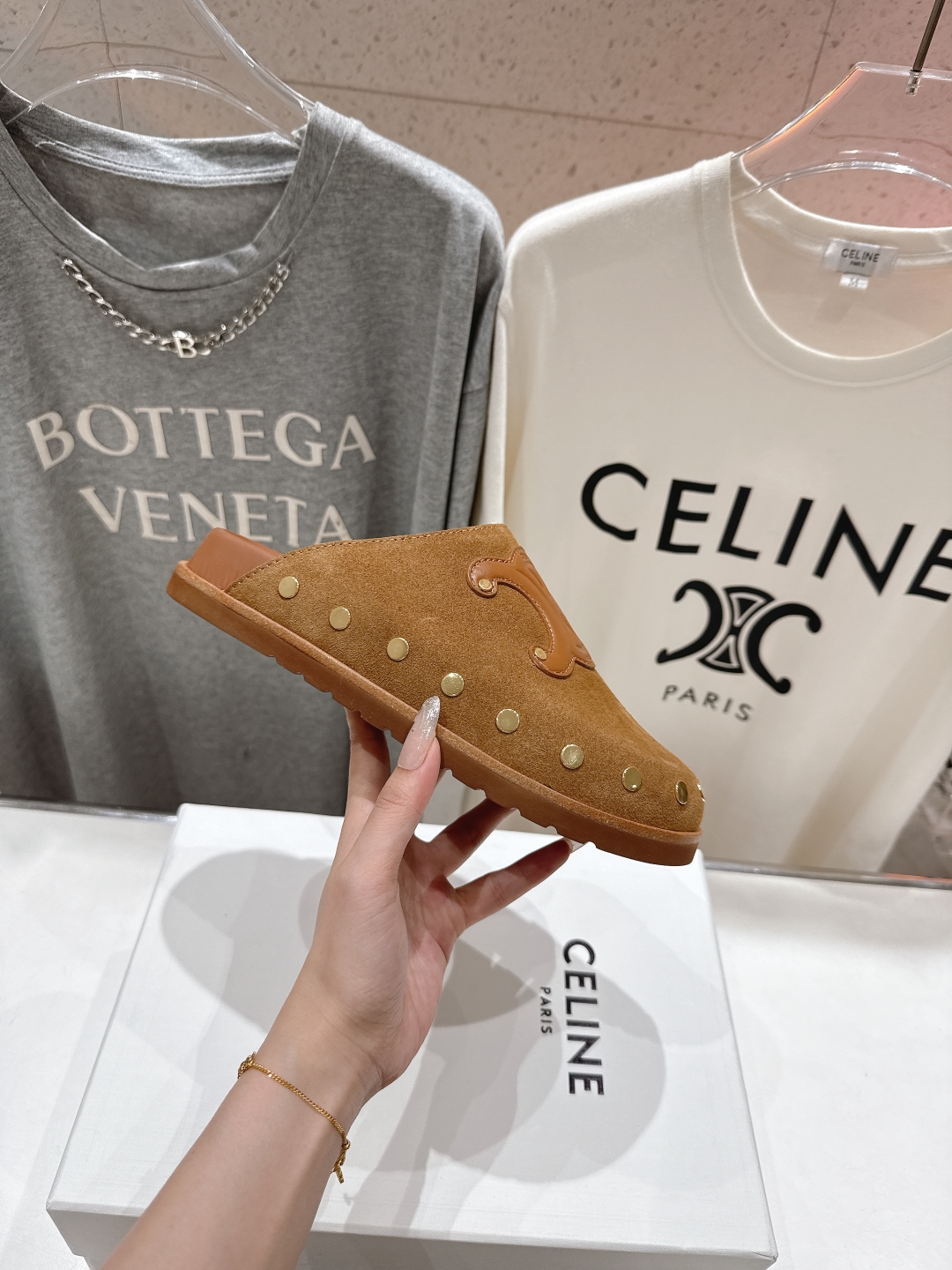 高版本出厂
 Celine*塞琳2025ss春夏新款勃肯复古半包拖鞋高级感十足
网红ins种草神器、非常