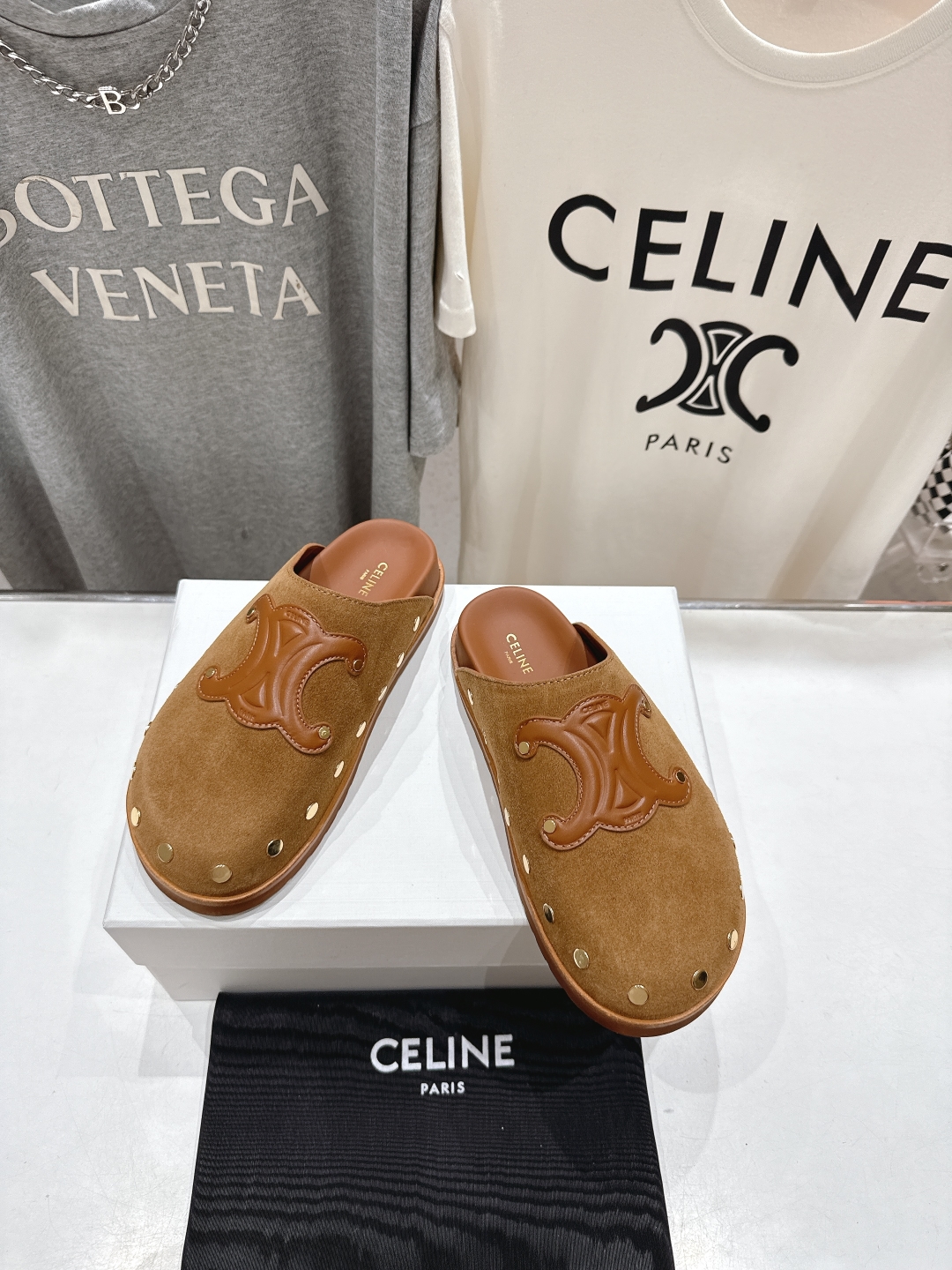 高版本出厂
 Celine*塞琳2025ss春夏新款勃肯复古半包拖鞋高级感十足
网红ins种草神器、非常