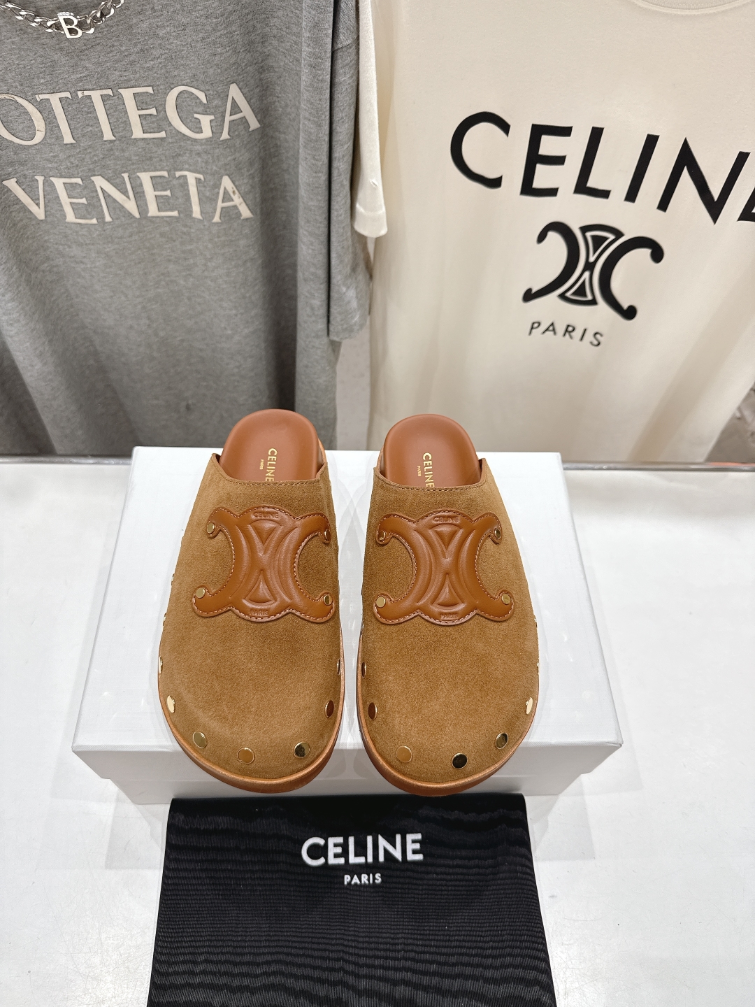 高版本出厂
 Celine*塞琳2025ss春夏新款勃肯复古半包拖鞋高级感十足
网红ins种草神器、非常