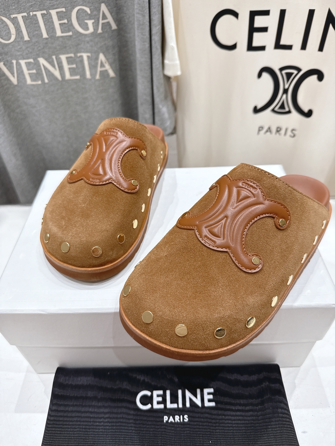 高版本出厂
 Celine*塞琳2025ss春夏新款勃肯复古半包拖鞋高级感十足
网红ins种草神器、非常