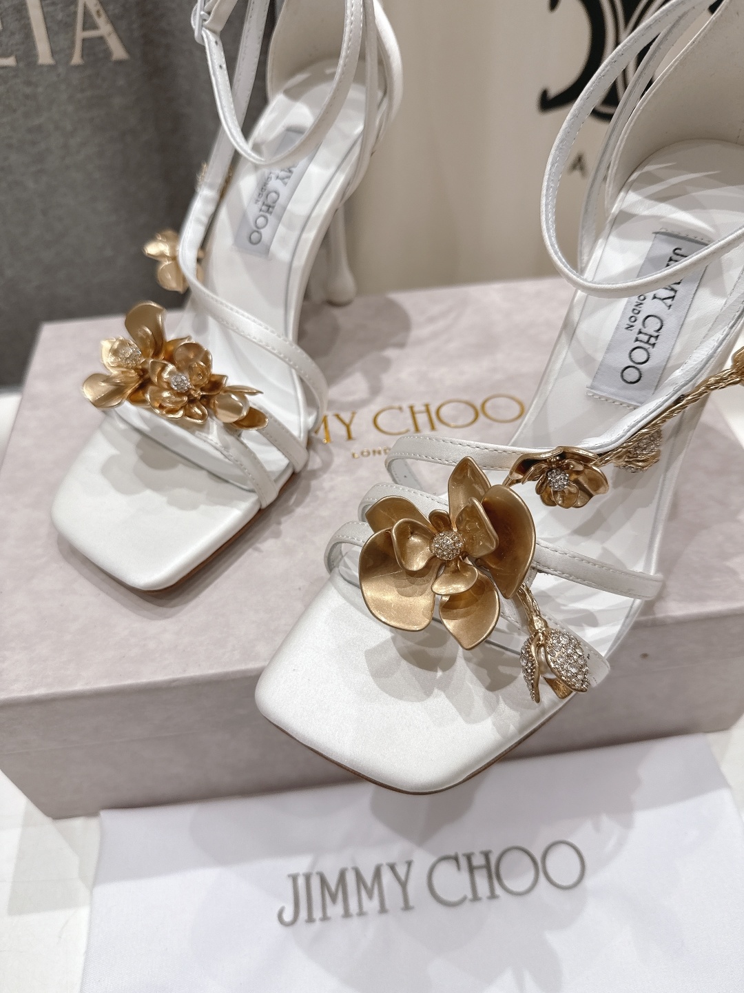 高版本出厂
JIMMY CHOO*|JC/吉米周2025春夏新款IXIA 95 系列高跟凉鞋
经典