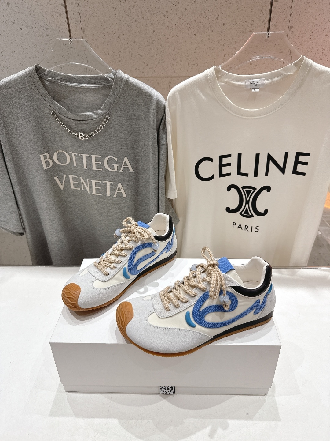 高版本出厂
LOEWE罗意威二代Ballet Runner升级2.0给足界一些震撼,2025早春Ba