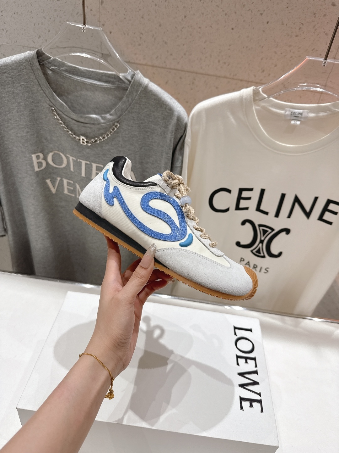 高版本出厂
LOEWE罗意威二代Ballet Runner升级2.0给足界一些震撼,2025早春Ba