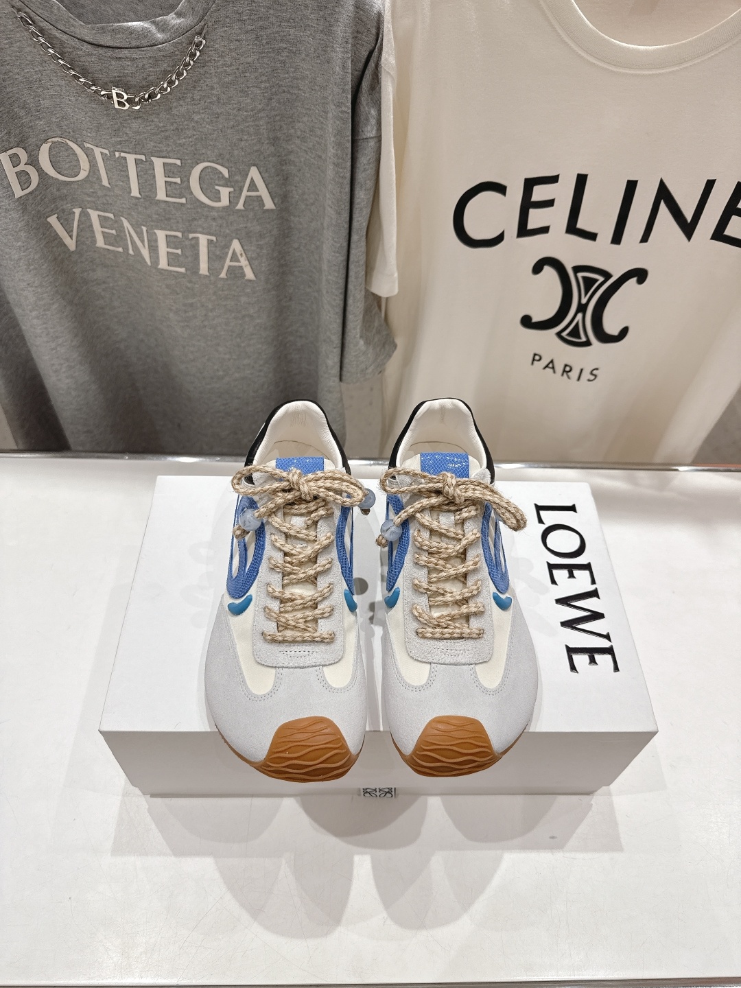 高版本出厂
LOEWE罗意威二代Ballet Runner升级2.0给足界一些震撼,2025早春Ba