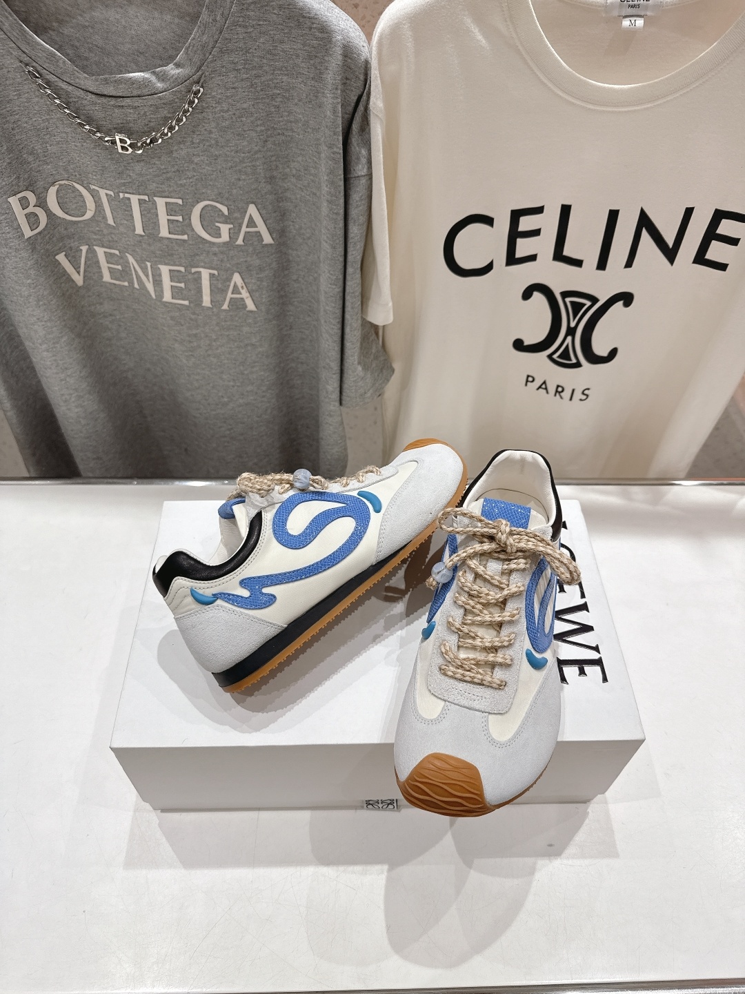 高版本出厂
LOEWE罗意威二代Ballet Runner升级2.0给足界一些震撼,2025早春Ba