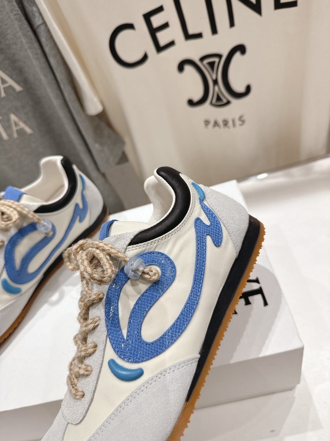 高版本出厂
LOEWE罗意威二代Ballet Runner升级2.0给足界一些震撼,2025早春Ba