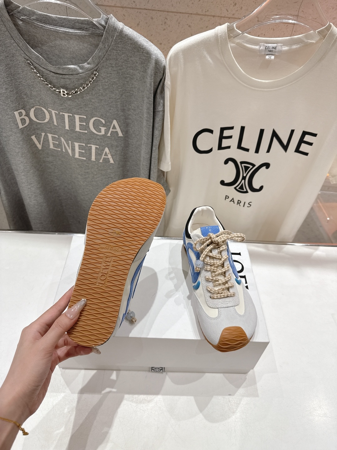 高版本出厂
LOEWE罗意威二代Ballet Runner升级2.0给足界一些震撼,2025早春Ba