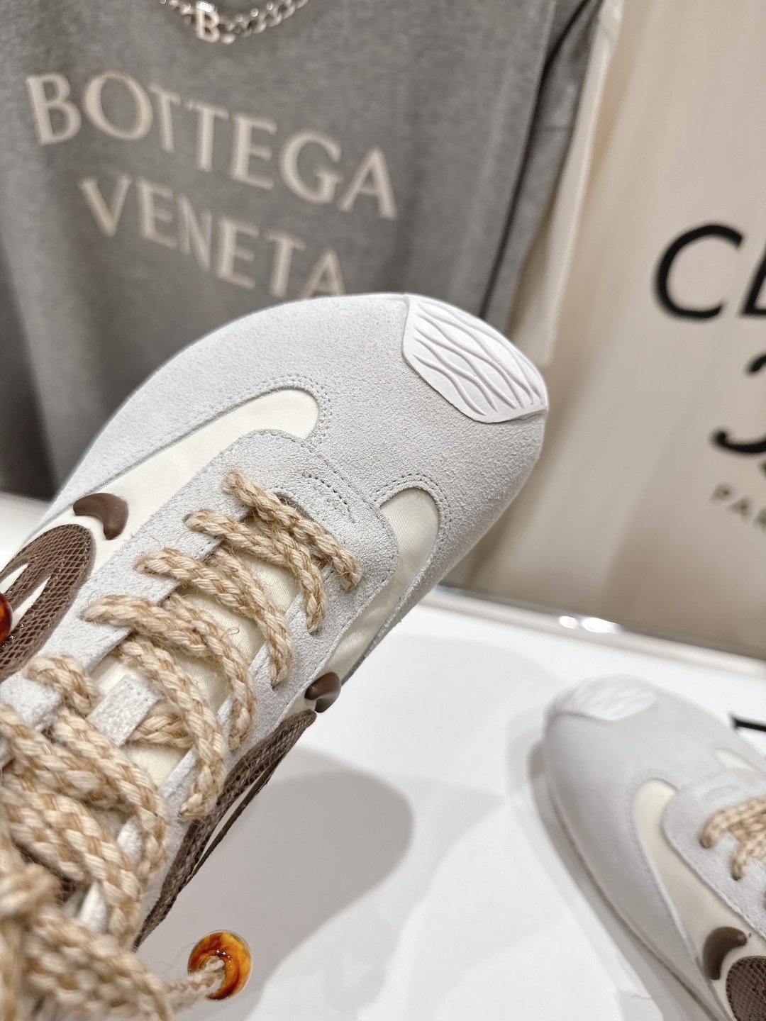 高版本出厂
LOEWE罗意威二代Ballet Runner升级2.0给足界一些震撼,2025早春Ba
