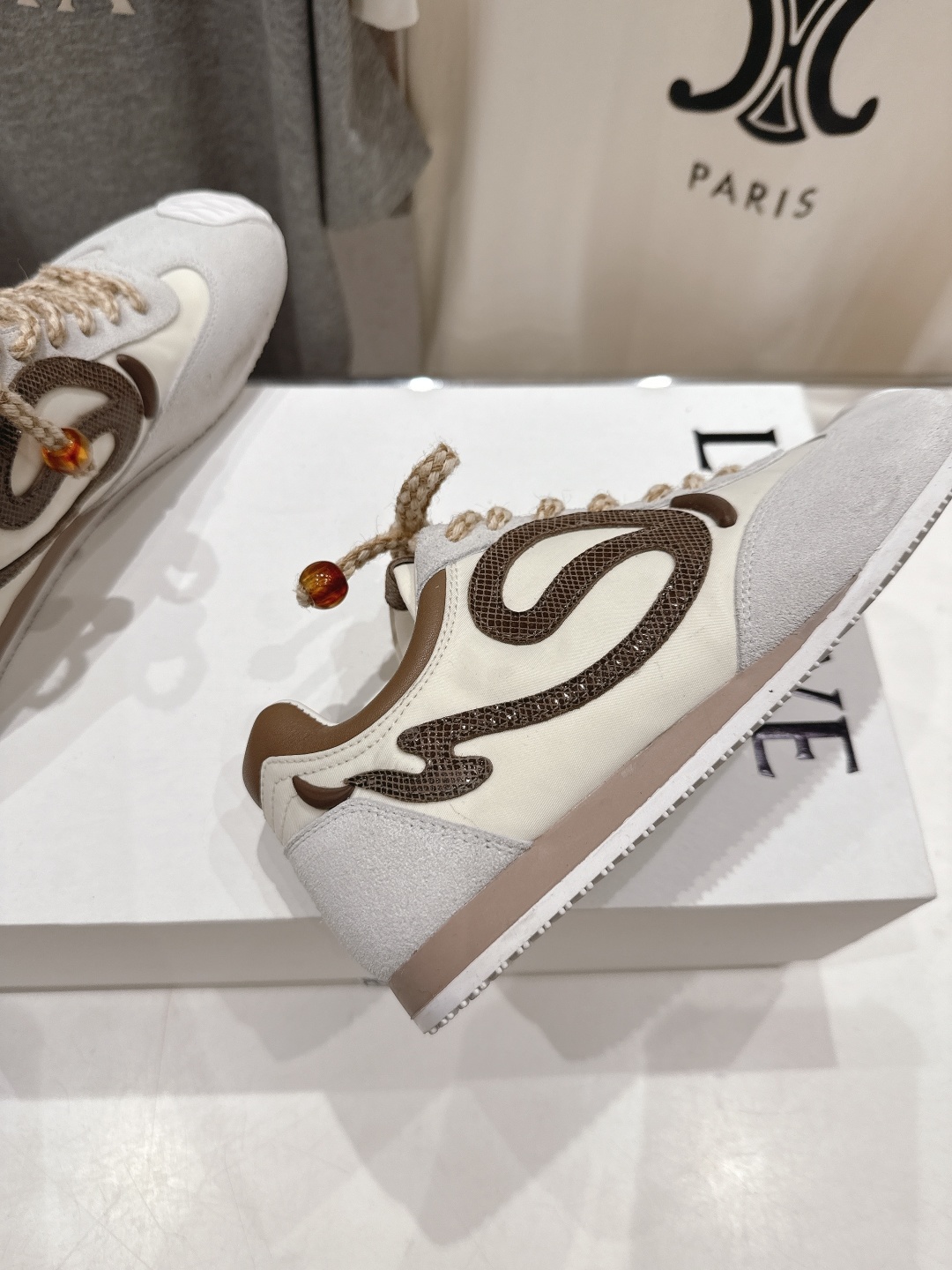 高版本出厂
LOEWE罗意威二代Ballet Runner升级2.0给足界一些震撼,2025早春Ba