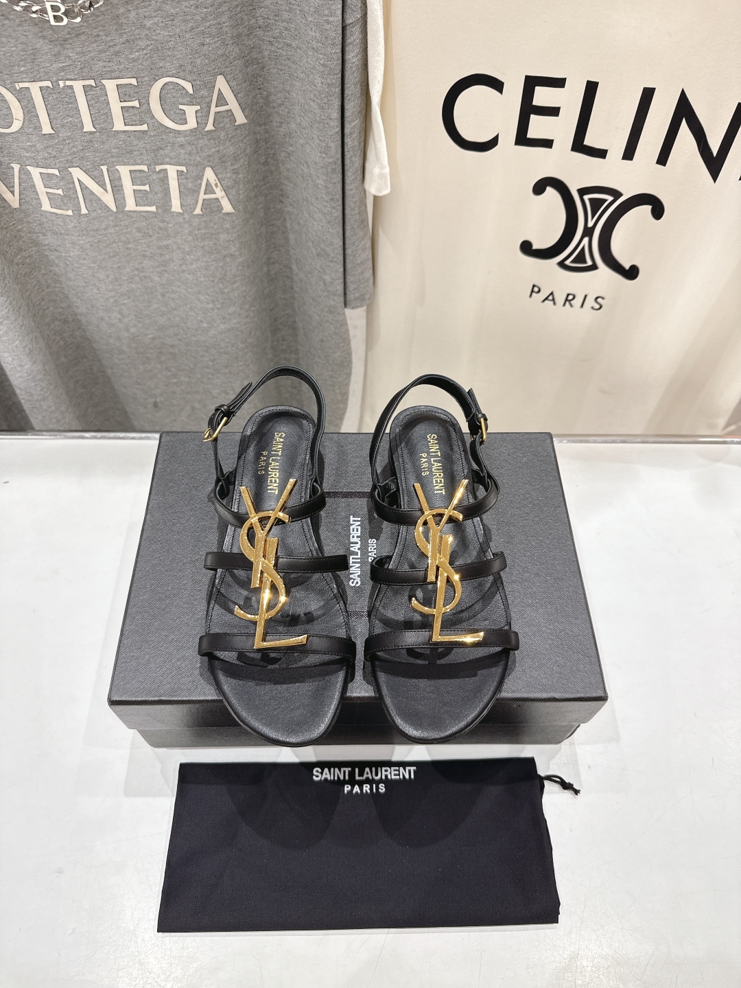 高版本出厂
 SAINT LAURENT*～圣罗兰ysl 25ss夏季全新走秀款平底凉鞋·全新鞋型

唯