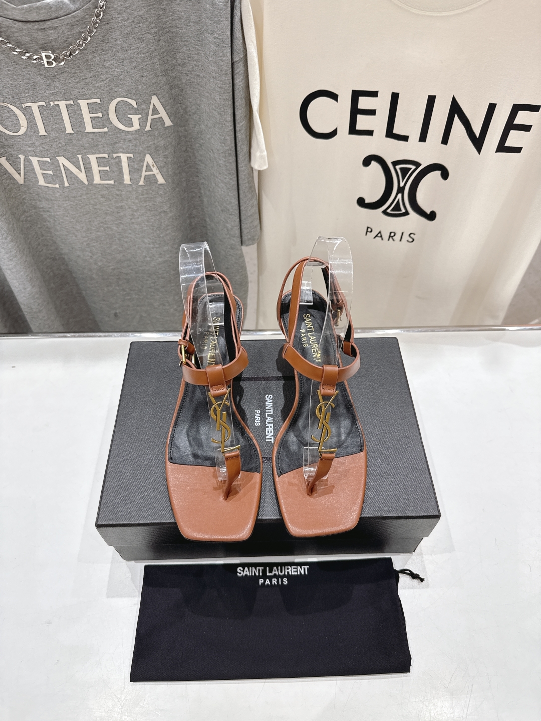 高版本出厂
 SAINT LAURENT*～圣罗兰ysl 25ss夏季全新走秀款小高跟夹脚凉鞋·全新鞋型