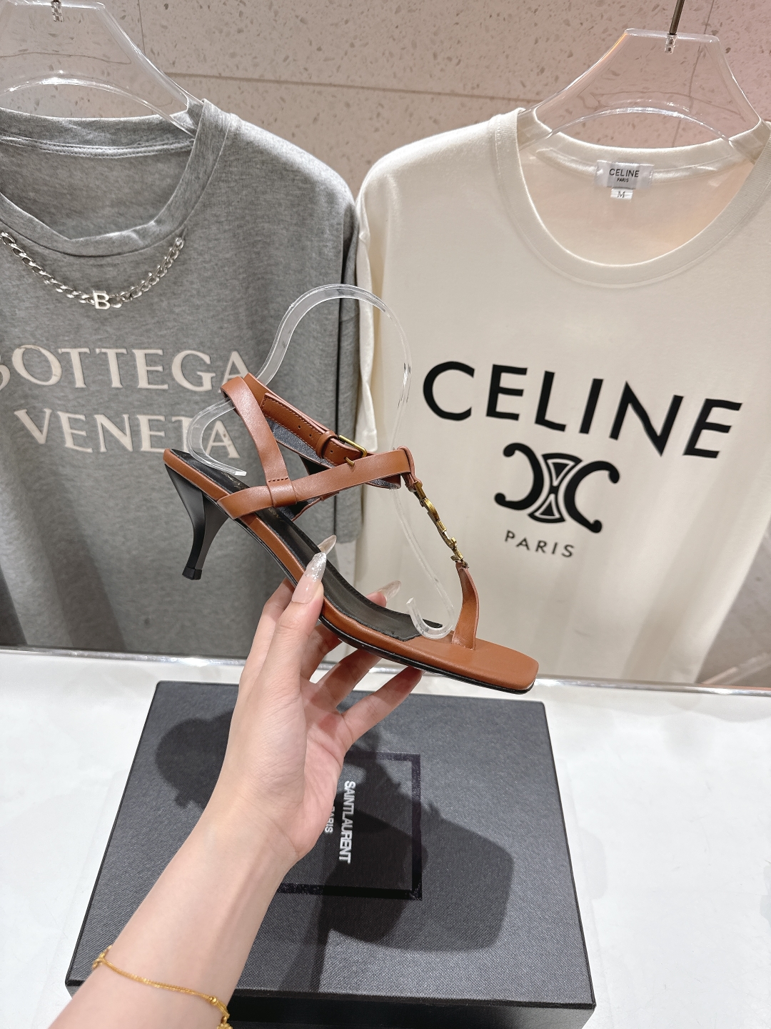 高版本出厂
 SAINT LAURENT*～圣罗兰ysl 25ss夏季全新走秀款小高跟夹脚凉鞋·全新鞋型
