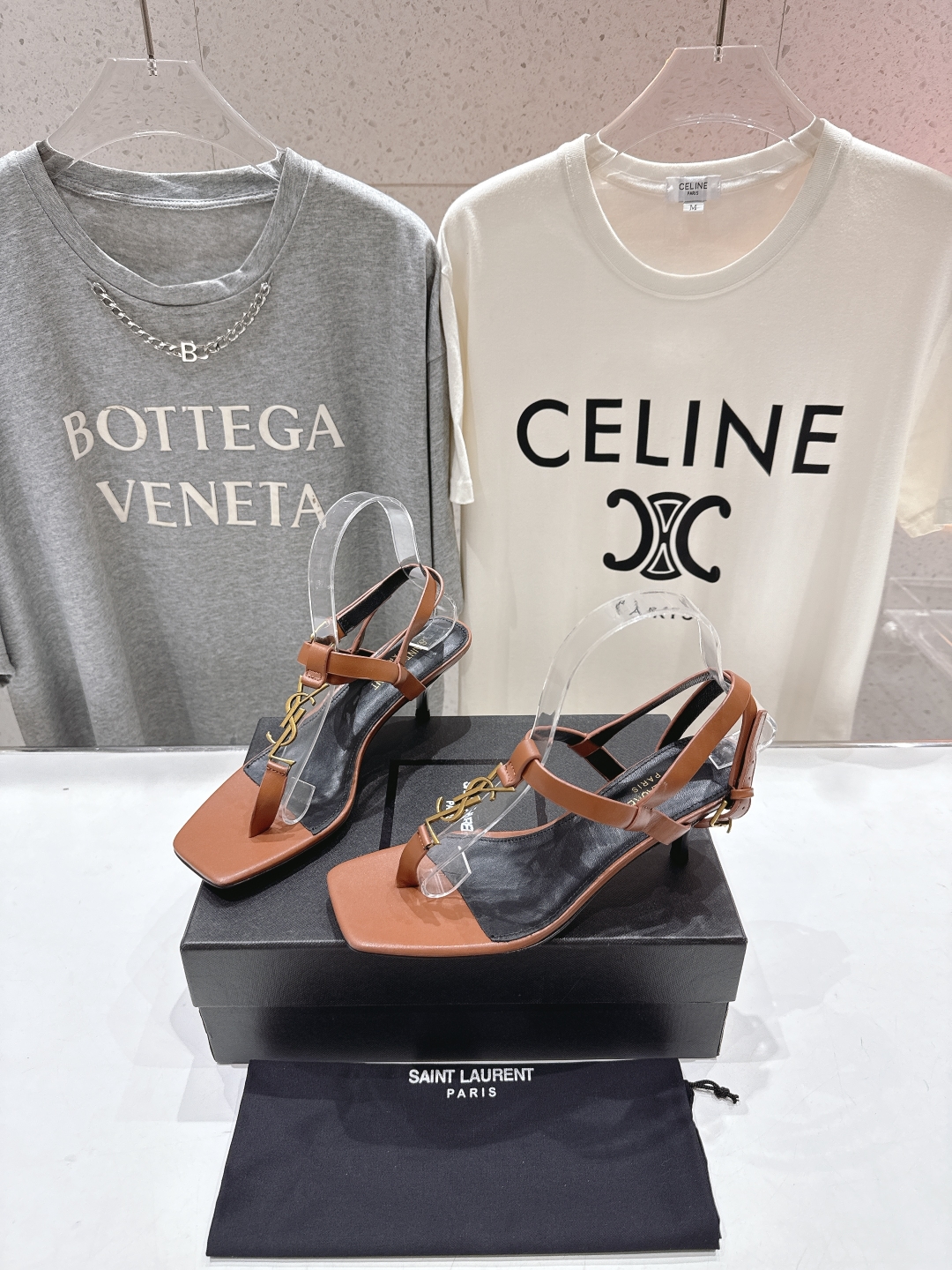 高版本出厂
 SAINT LAURENT*～圣罗兰ysl 25ss夏季全新走秀款小高跟夹脚凉鞋·全新鞋型