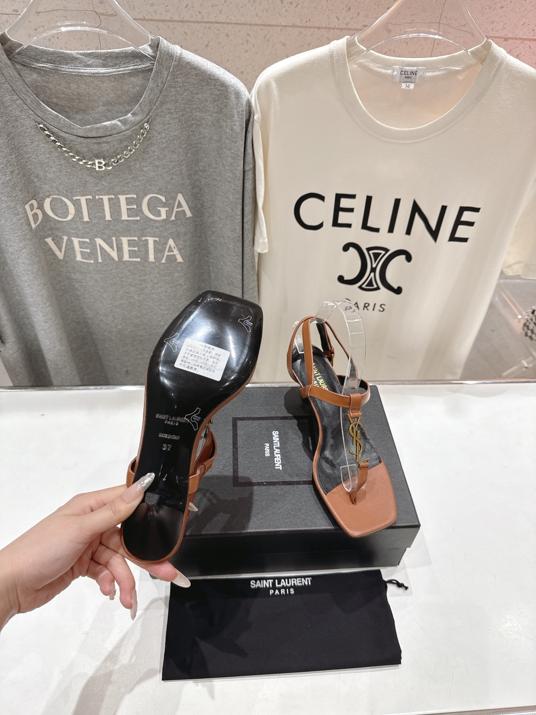 高版本出厂
 SAINT LAURENT*～圣罗兰ysl 25ss夏季全新走秀款小高跟夹脚凉鞋·全新鞋型