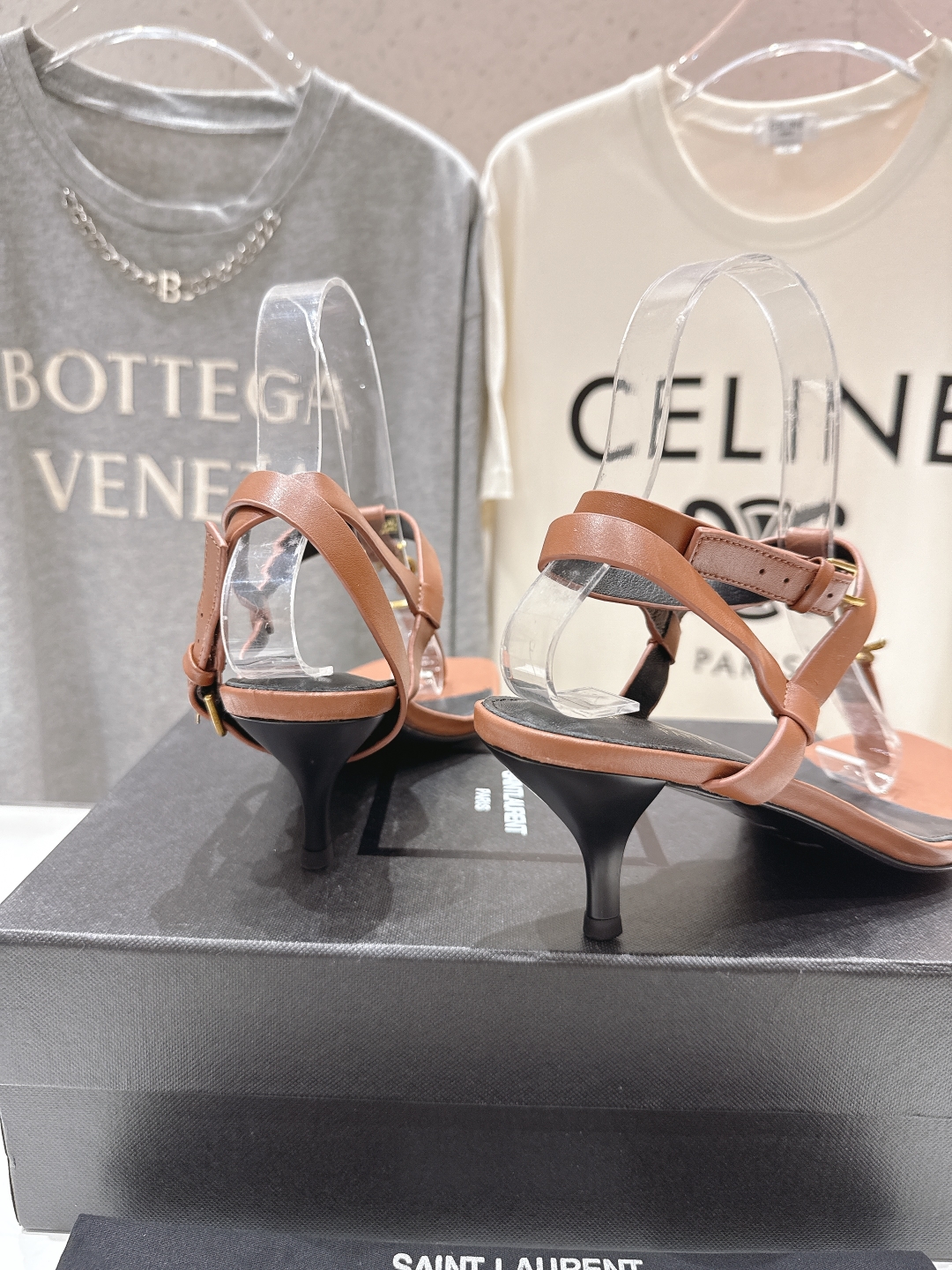 高版本出厂
 SAINT LAURENT*～圣罗兰ysl 25ss夏季全新走秀款小高跟夹脚凉鞋·全新鞋型