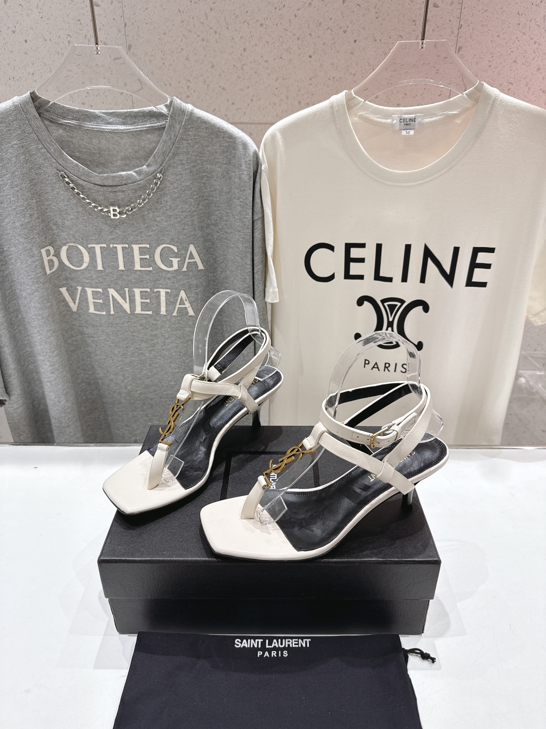 高版本出厂
 SAINT LAURENT*～圣罗兰ysl 25ss夏季全新走秀款小高跟夹脚凉鞋·全新鞋型