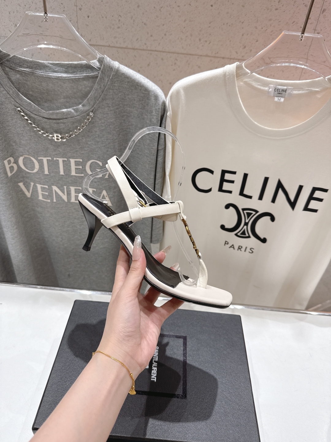 高版本出厂
 SAINT LAURENT*～圣罗兰ysl 25ss夏季全新走秀款小高跟夹脚凉鞋·全新鞋型