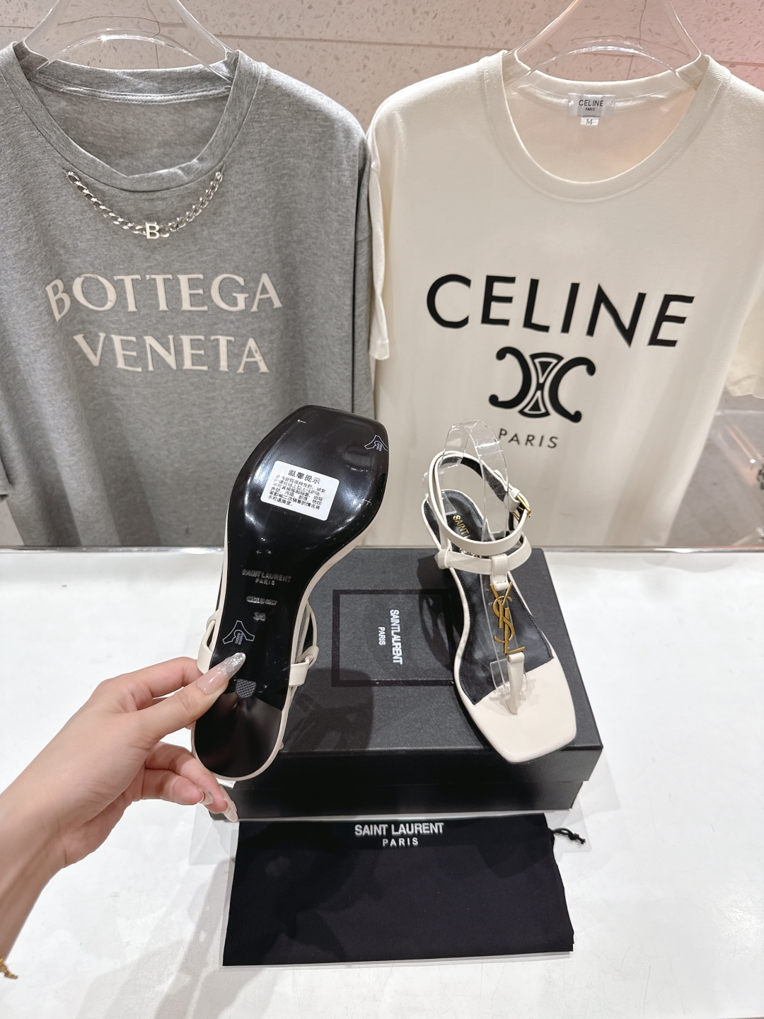 高版本出厂
 SAINT LAURENT*～圣罗兰ysl 25ss夏季全新走秀款小高跟夹脚凉鞋·全新鞋型