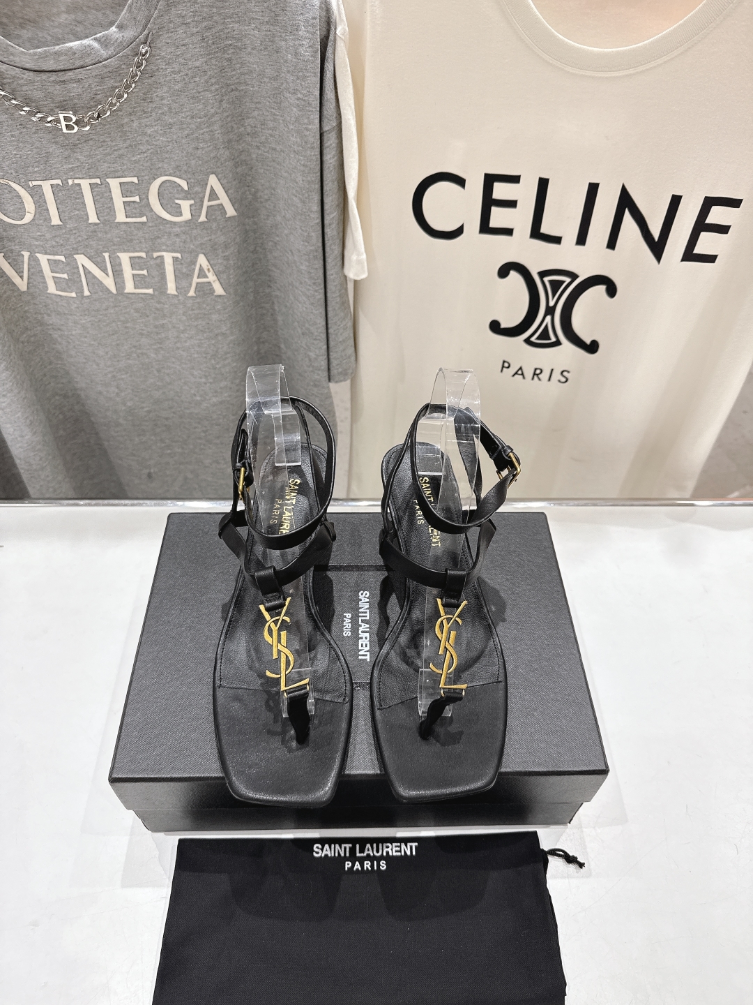 高版本出厂
 SAINT LAURENT*～圣罗兰ysl 25ss夏季全新走秀款小高跟夹脚凉鞋·全新鞋型