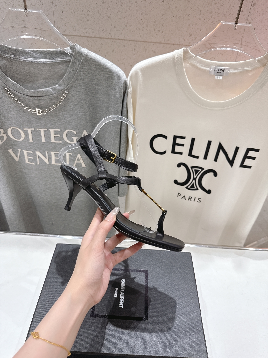 高版本出厂
 SAINT LAURENT*～圣罗兰ysl 25ss夏季全新走秀款小高跟夹脚凉鞋·全新鞋型