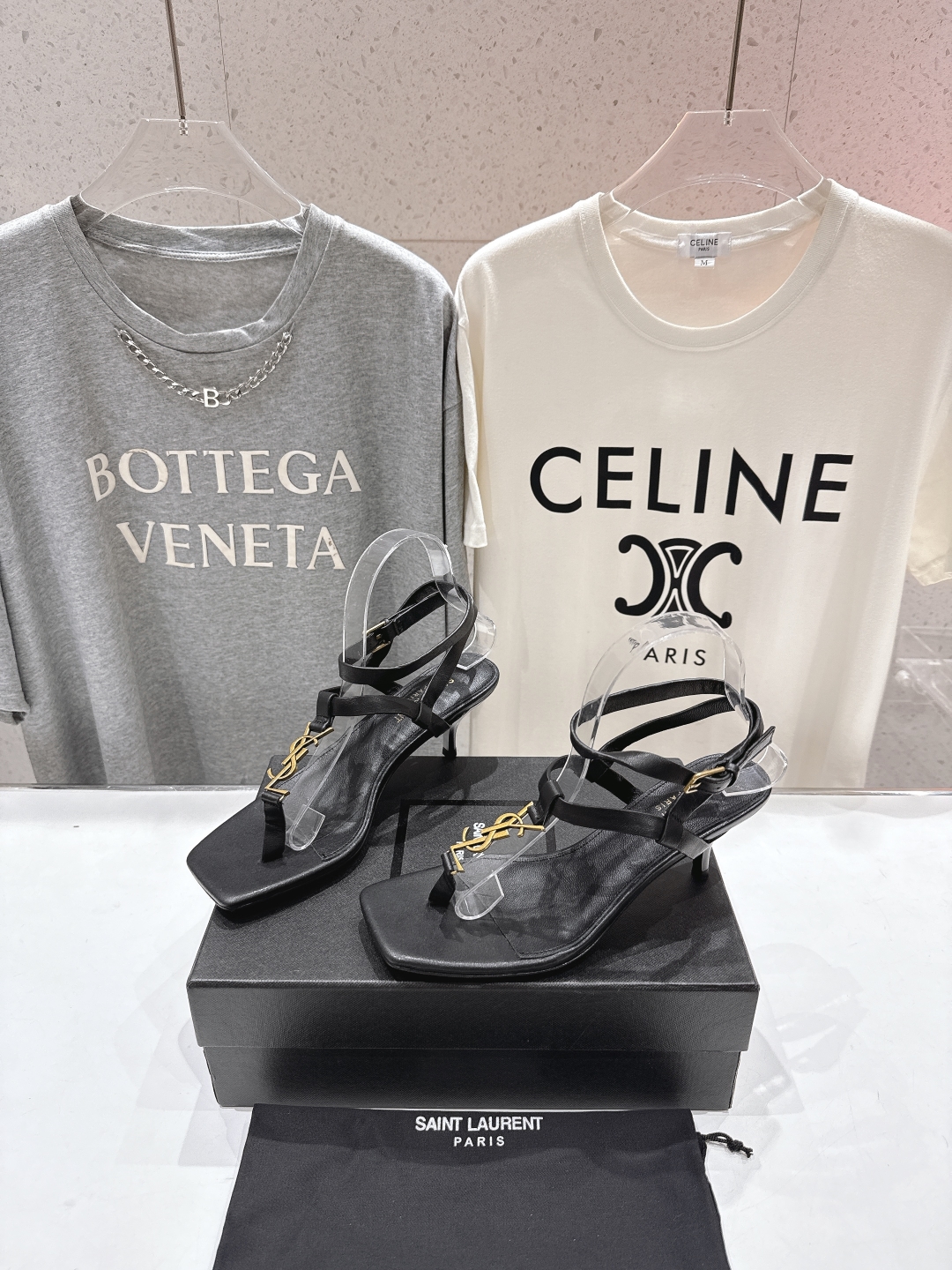 高版本出厂
 SAINT LAURENT*～圣罗兰ysl 25ss夏季全新走秀款小高跟夹脚凉鞋·全新鞋型