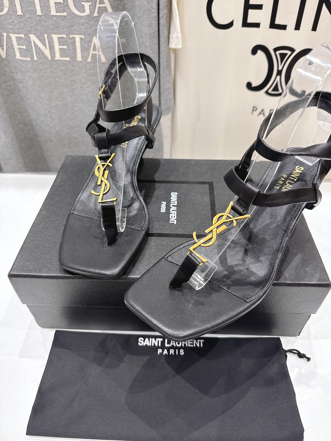 高版本出厂
 SAINT LAURENT*～圣罗兰ysl 25ss夏季全新走秀款小高跟夹脚凉鞋·全新鞋型