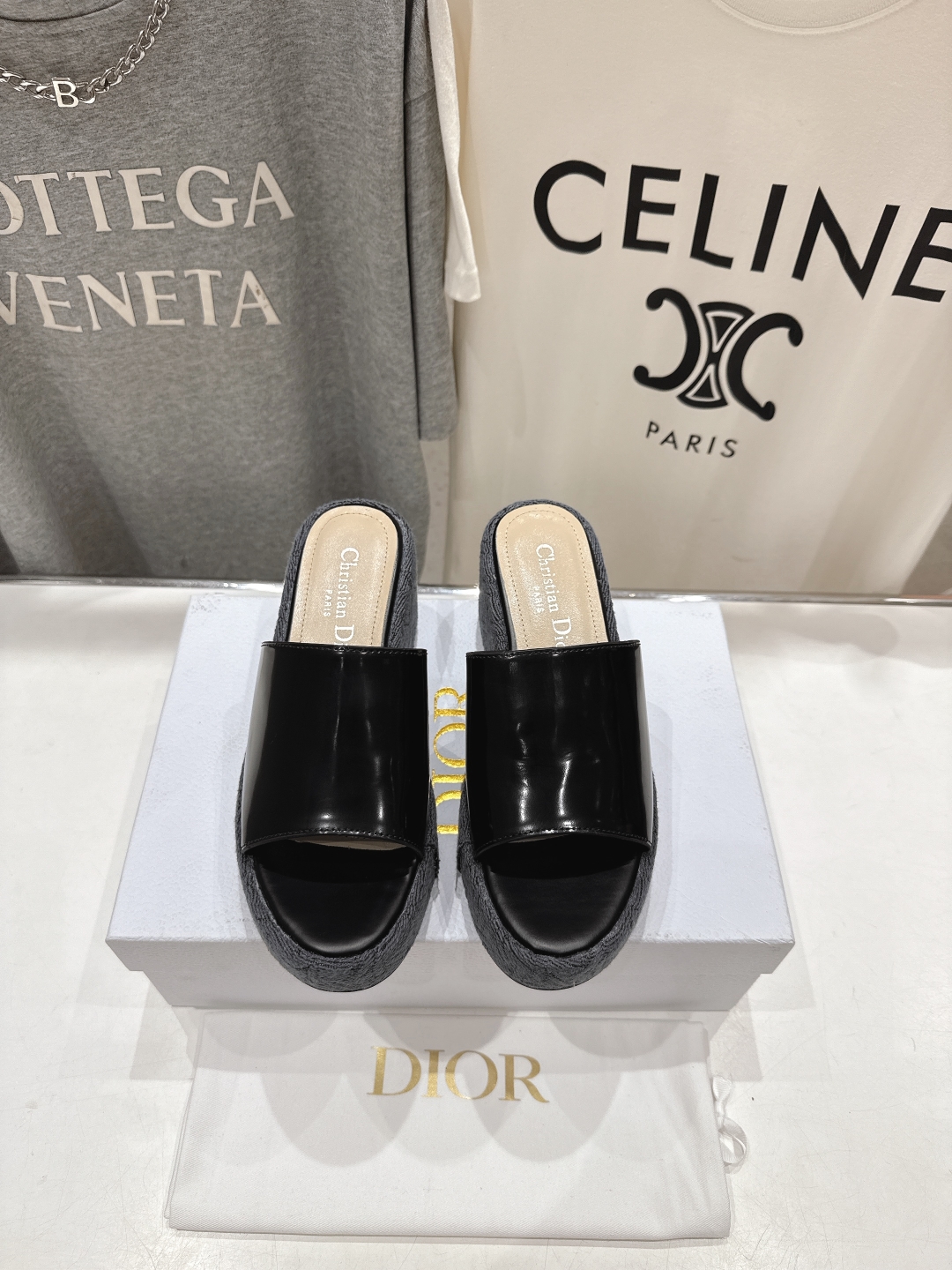 高版本出厂
  Dior*迪奥D家2025ss春夏新款仙女风坡跟厚底拖鞋

11原版复刻 市面上最高版本