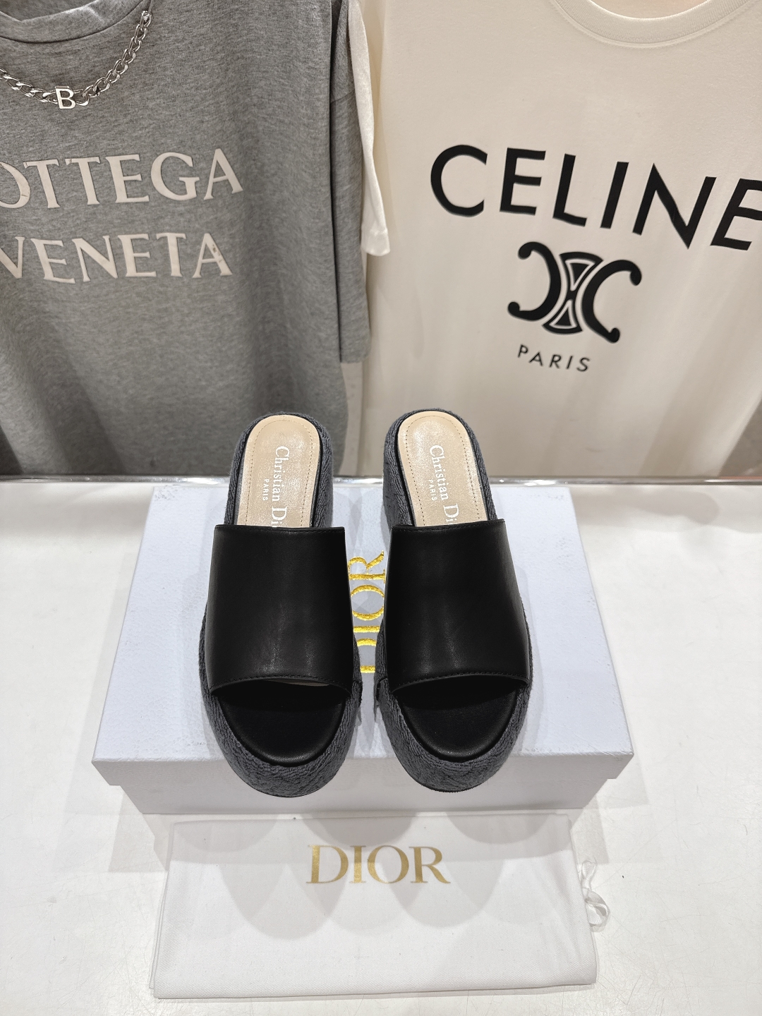 高版本出厂
  Dior*迪奥D家2025ss春夏新款仙女风坡跟厚底拖鞋

11原版复刻 市面上最高版本
