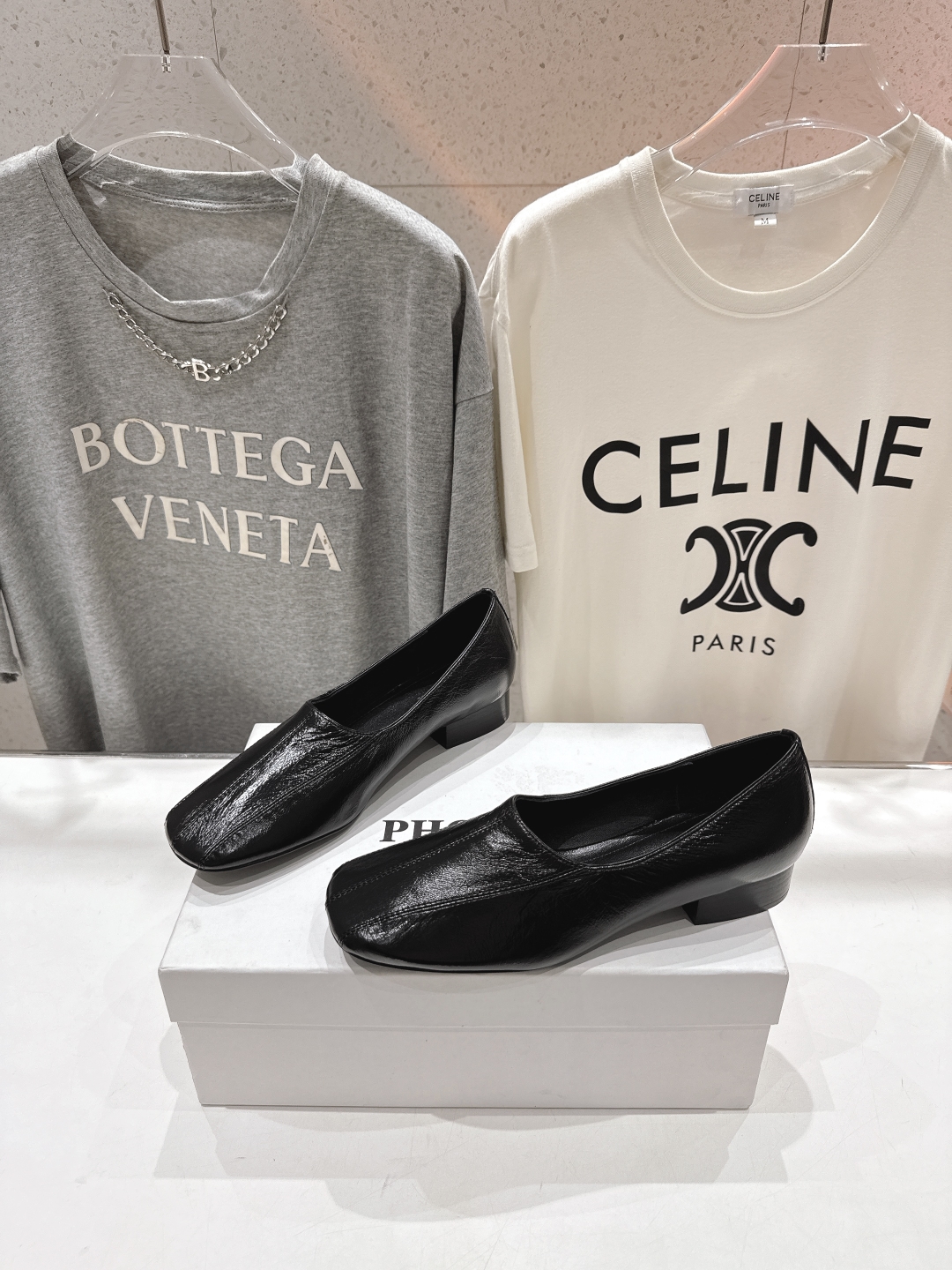 Elegant Phoebe Philo Inspired Leather Pumps - Retro Chic Style 2 cmp a1745240159386 7353