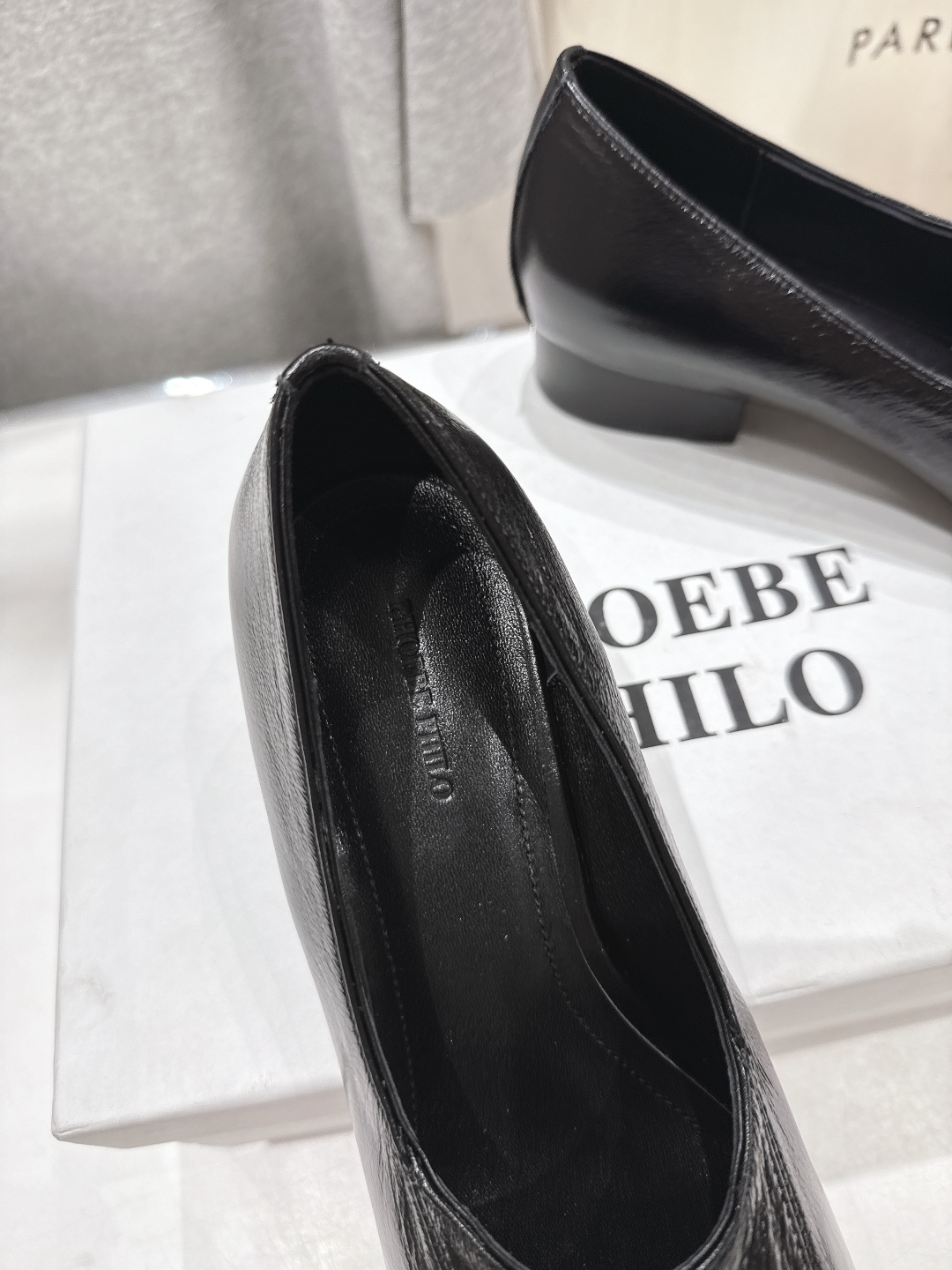 Elegant Phoebe Philo Inspired Leather Pumps - Retro Chic Style 7 cmp a1745240162972 7074