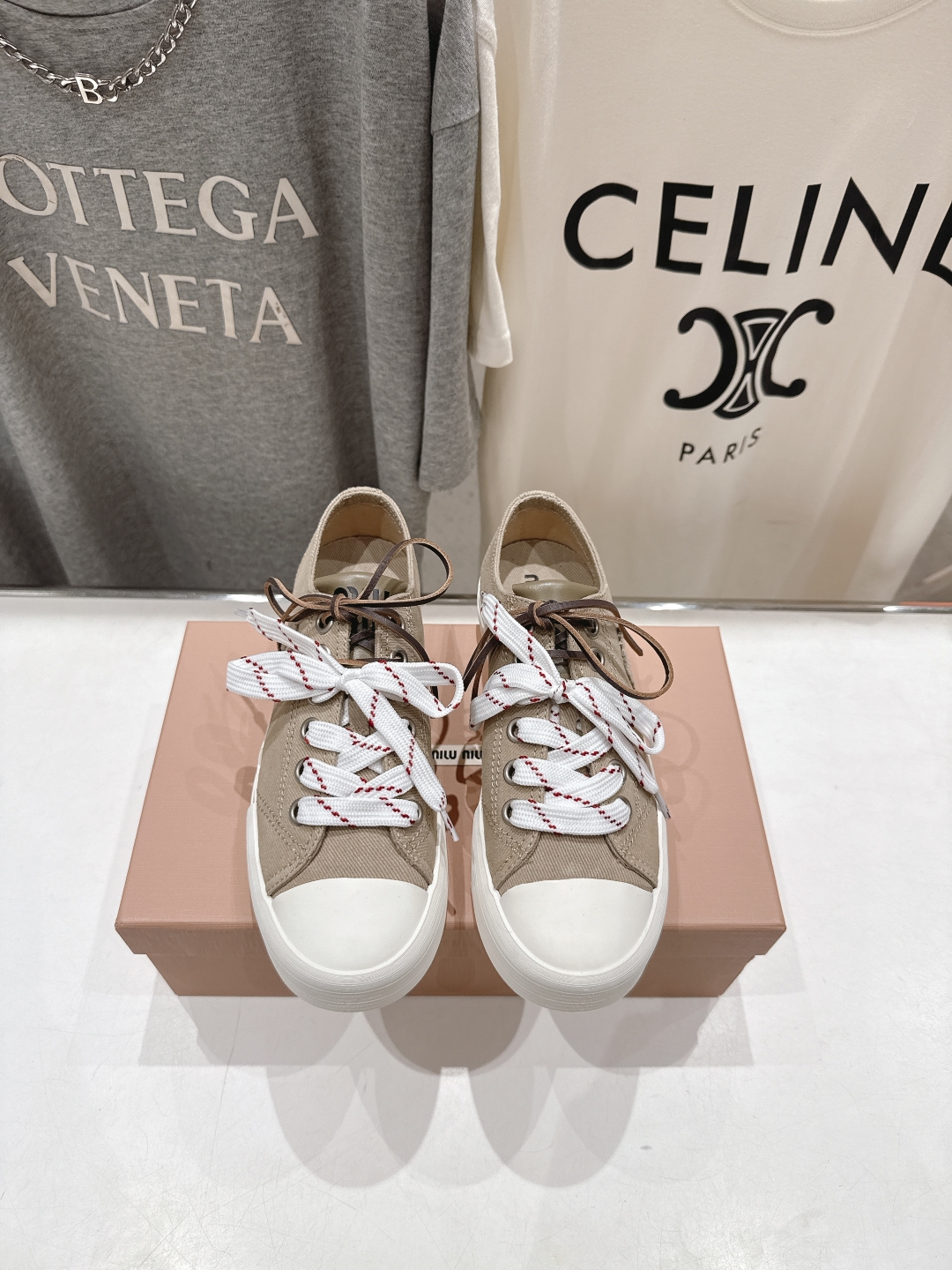 高版本出厂
  MiuMiu*繆繆25ss new arrival～miu家2025ss走秀款系带帆布鞋