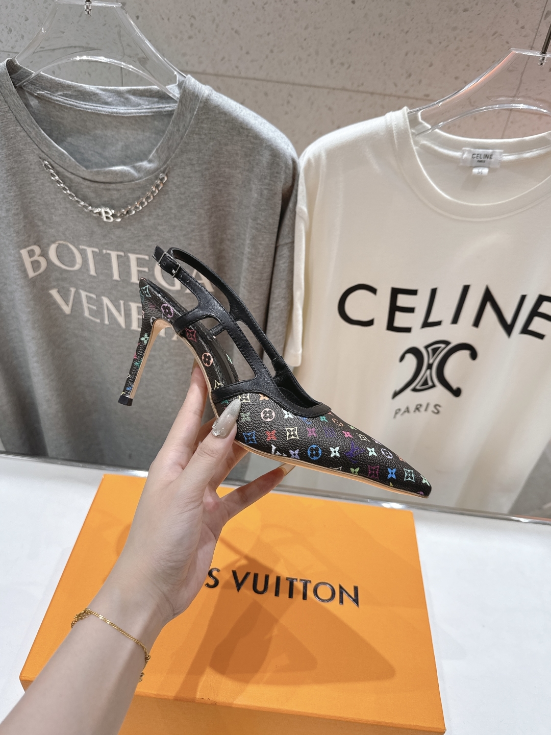 高版本出厂
  Louis Vuitton ss25 new arrival LV驴牌春夏系列新款高跟鞋