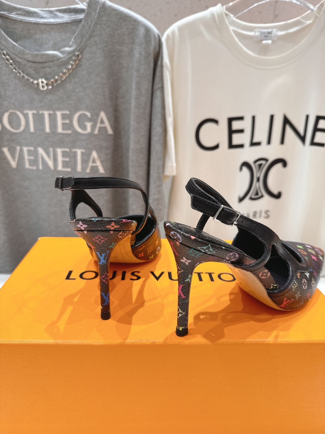 高版本出厂
  Louis Vuitton ss25 new arrival LV驴牌春夏系列新款高跟鞋