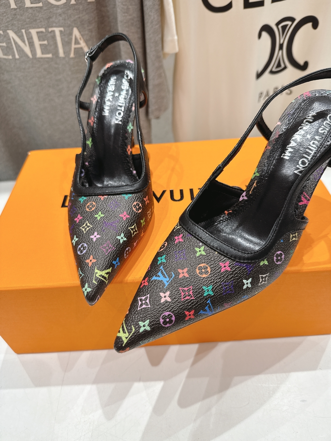高版本出厂
  Louis Vuitton ss25 new arrival LV驴牌春夏系列新款高跟鞋