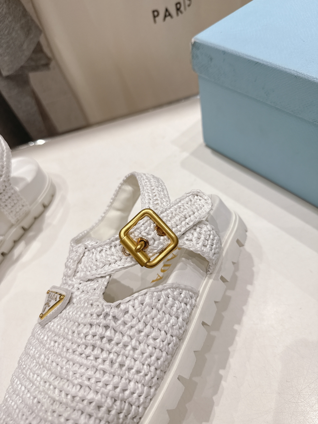 高版本出厂 
 Prada/普拉达25ss夏季新款编织沙滩勃肯拖鞋凉鞋
这个鞋型真的属于经典不会过时的设