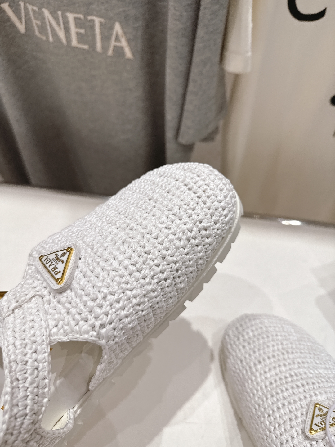 高版本出厂 
 Prada/普拉达25ss夏季新款编织沙滩勃肯拖鞋凉鞋
这个鞋型真的属于经典不会过时的设