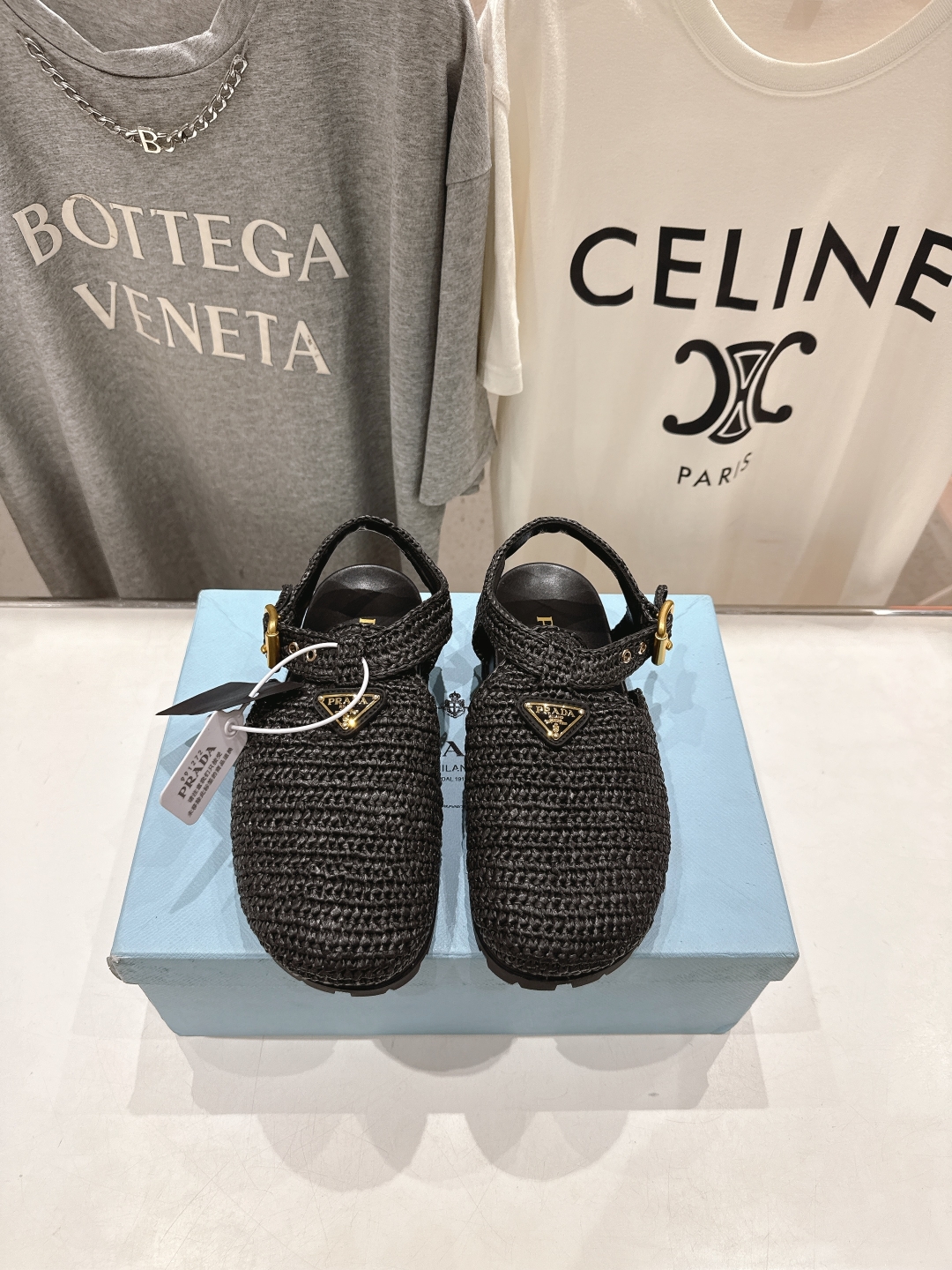高版本出厂 
 Prada/普拉达25ss夏季新款编织沙滩勃肯拖鞋凉鞋
这个鞋型真的属于经典不会过时的设