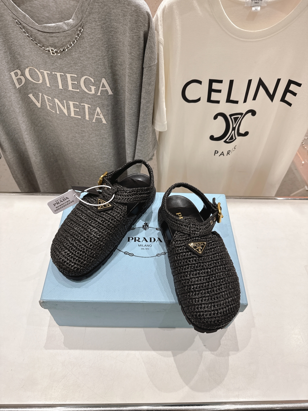 高版本出厂 
 Prada/普拉达25ss夏季新款编织沙滩勃肯拖鞋凉鞋
这个鞋型真的属于经典不会过时的设