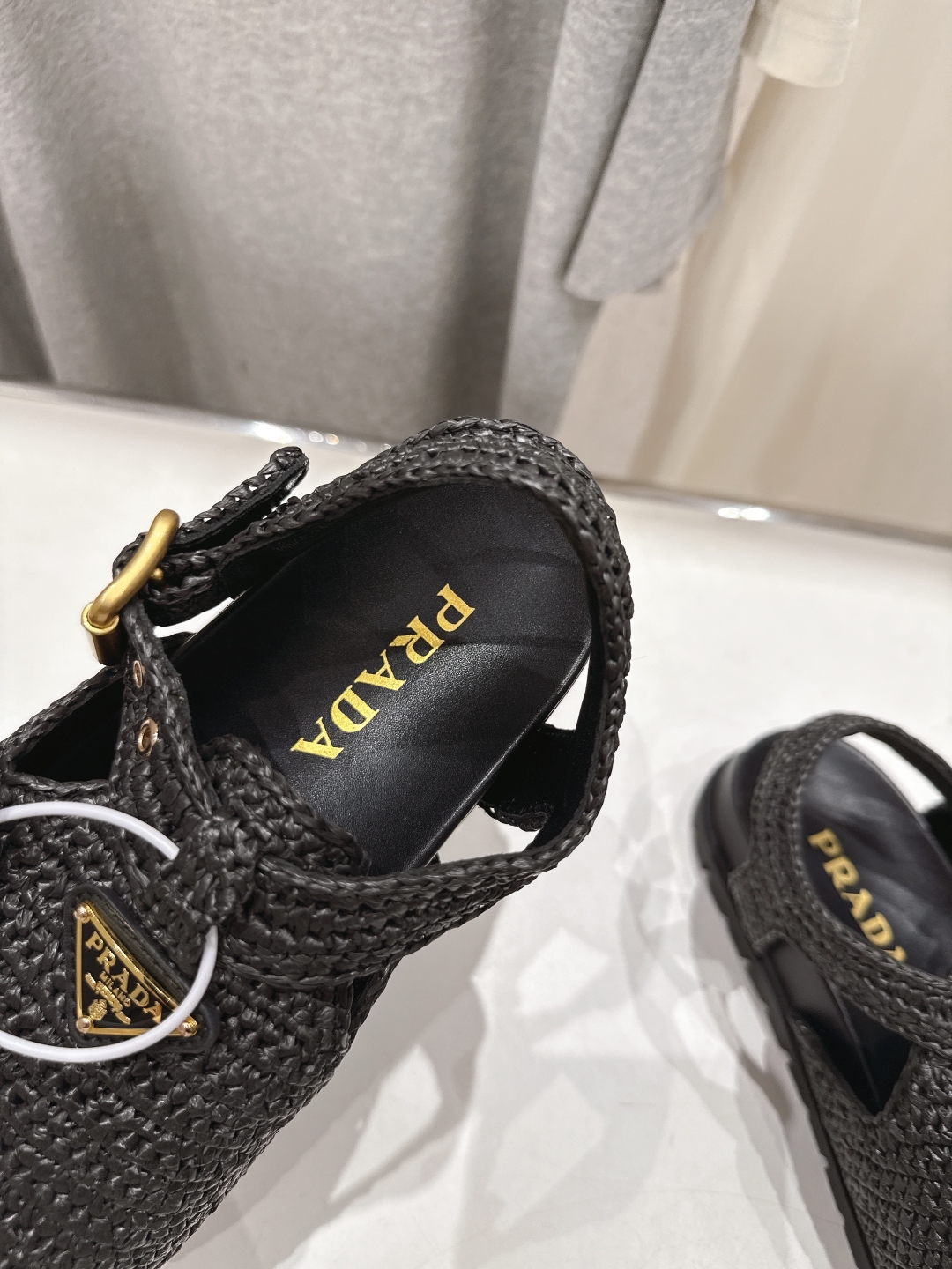 高版本出厂 
 Prada/普拉达25ss夏季新款编织沙滩勃肯拖鞋凉鞋
这个鞋型真的属于经典不会过时的设