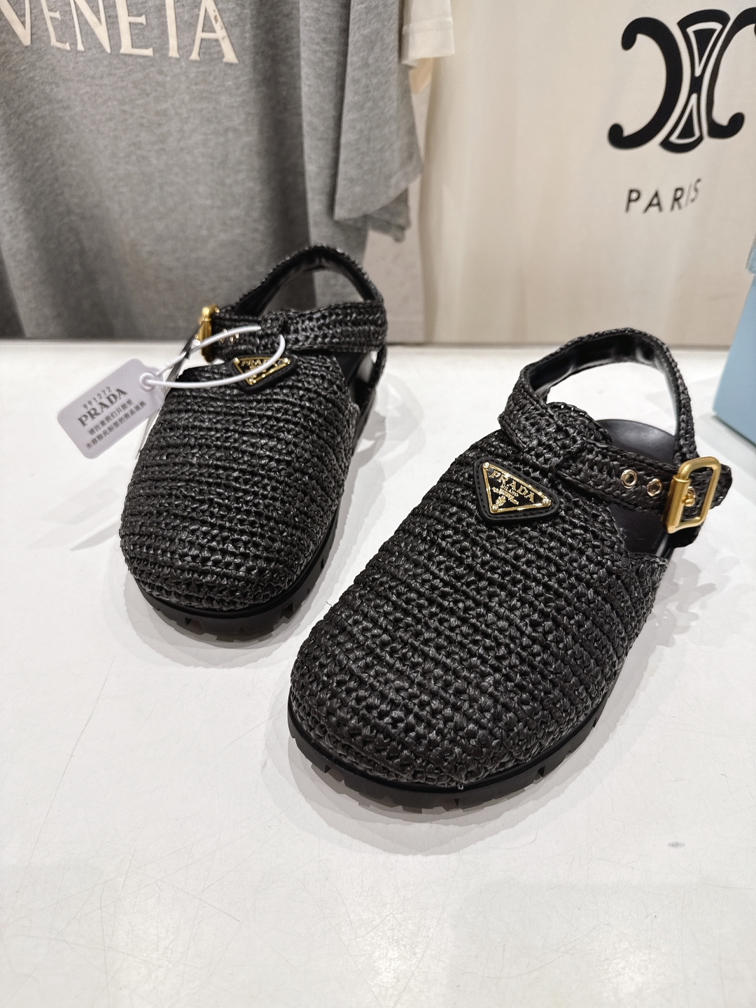 高版本出厂 
 Prada/普拉达25ss夏季新款编织沙滩勃肯拖鞋凉鞋
这个鞋型真的属于经典不会过时的设