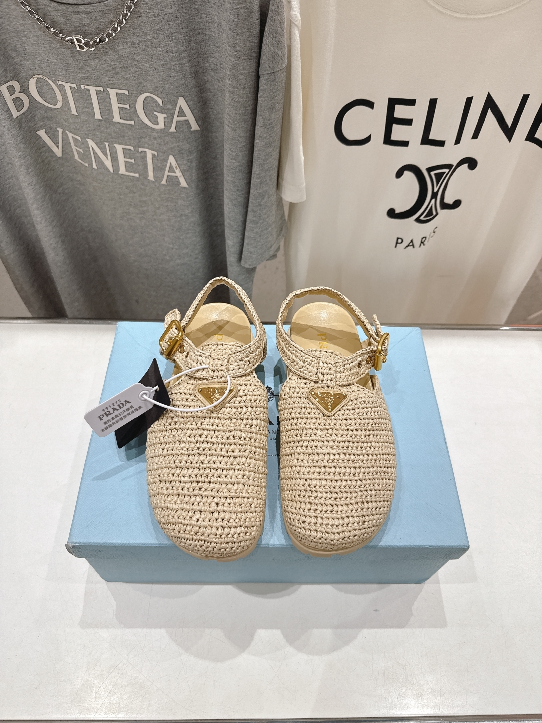 高版本出厂 
 Prada/普拉达25ss夏季新款编织沙滩勃肯拖鞋凉鞋
这个鞋型真的属于经典不会过时的设