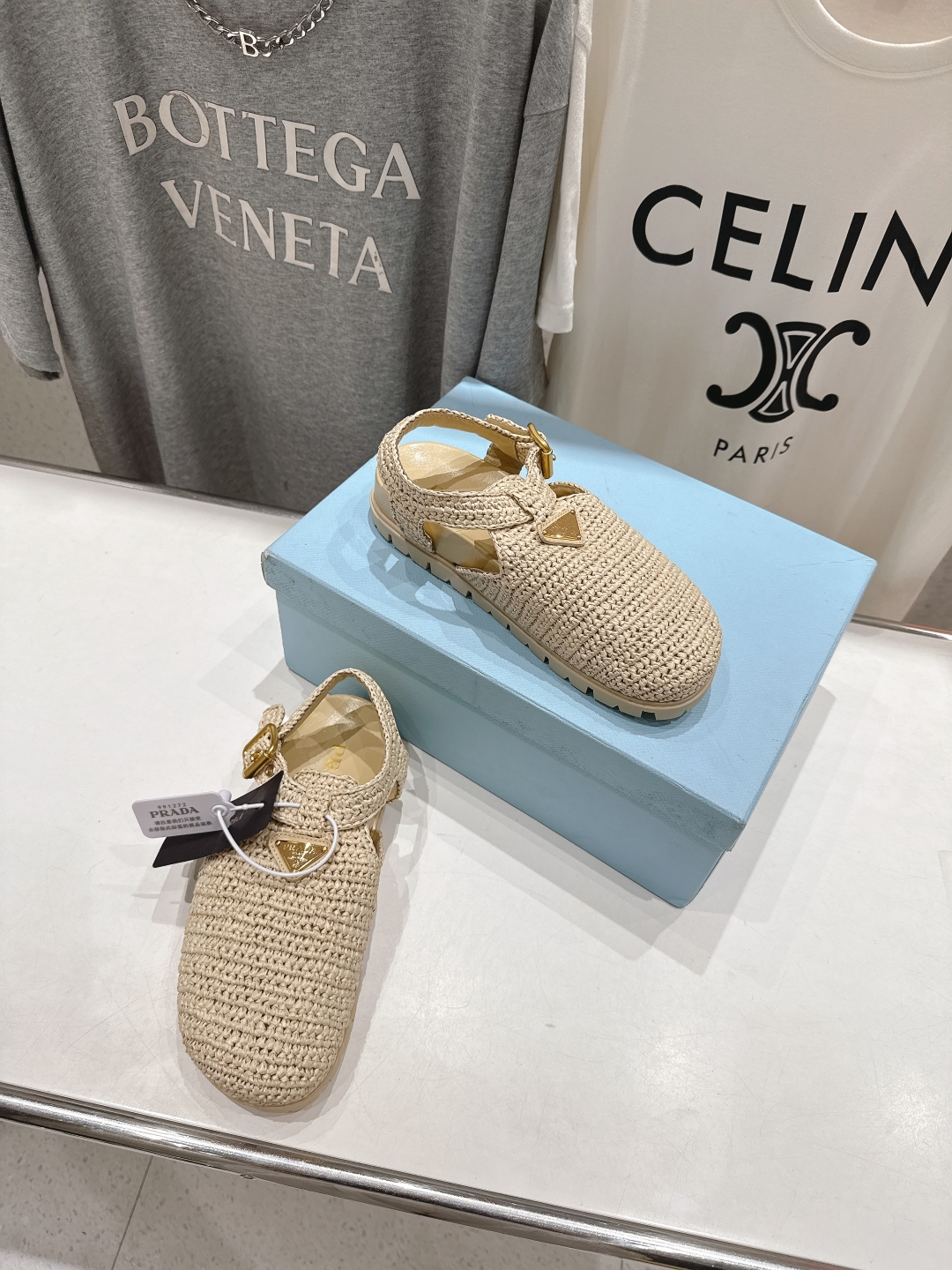 高版本出厂 
 Prada/普拉达25ss夏季新款编织沙滩勃肯拖鞋凉鞋
这个鞋型真的属于经典不会过时的设