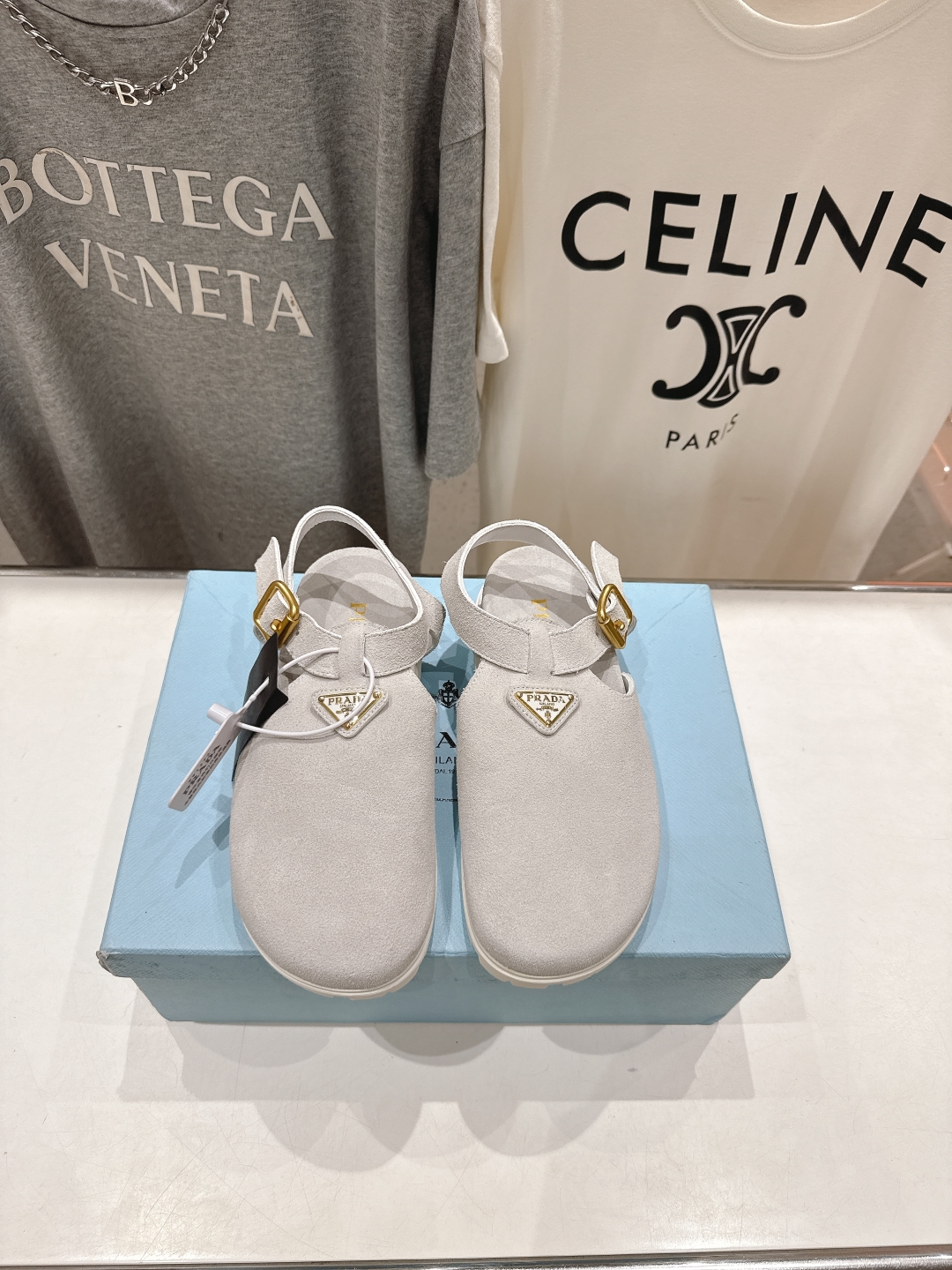 高版本出厂 
 Prada/普拉达25ss夏季新款沙滩勃肯拖鞋凉鞋
这个鞋型真的属于经典不会过时的设计而