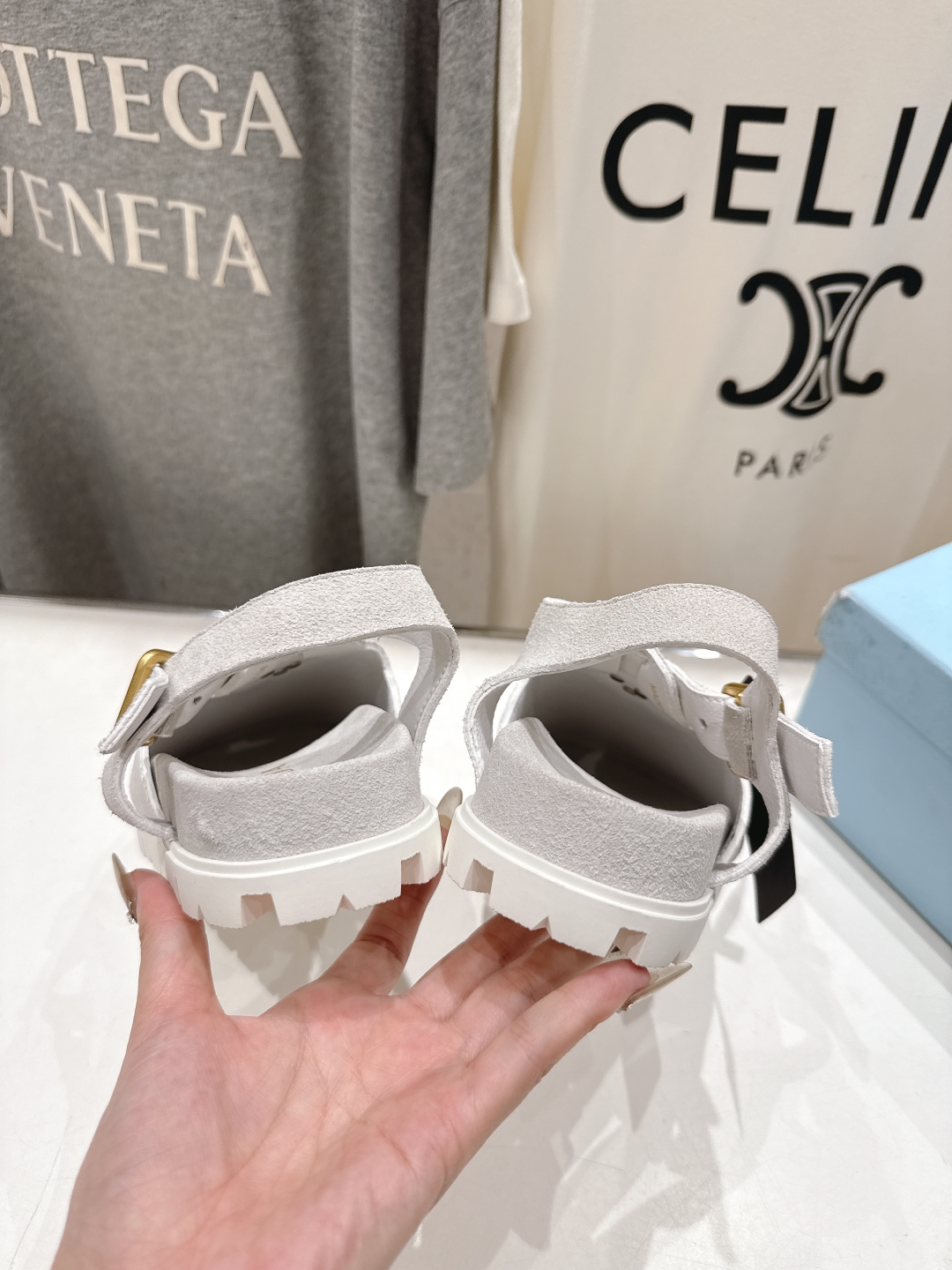 高版本出厂 
 Prada/普拉达25ss夏季新款沙滩勃肯拖鞋凉鞋
这个鞋型真的属于经典不会过时的设计而