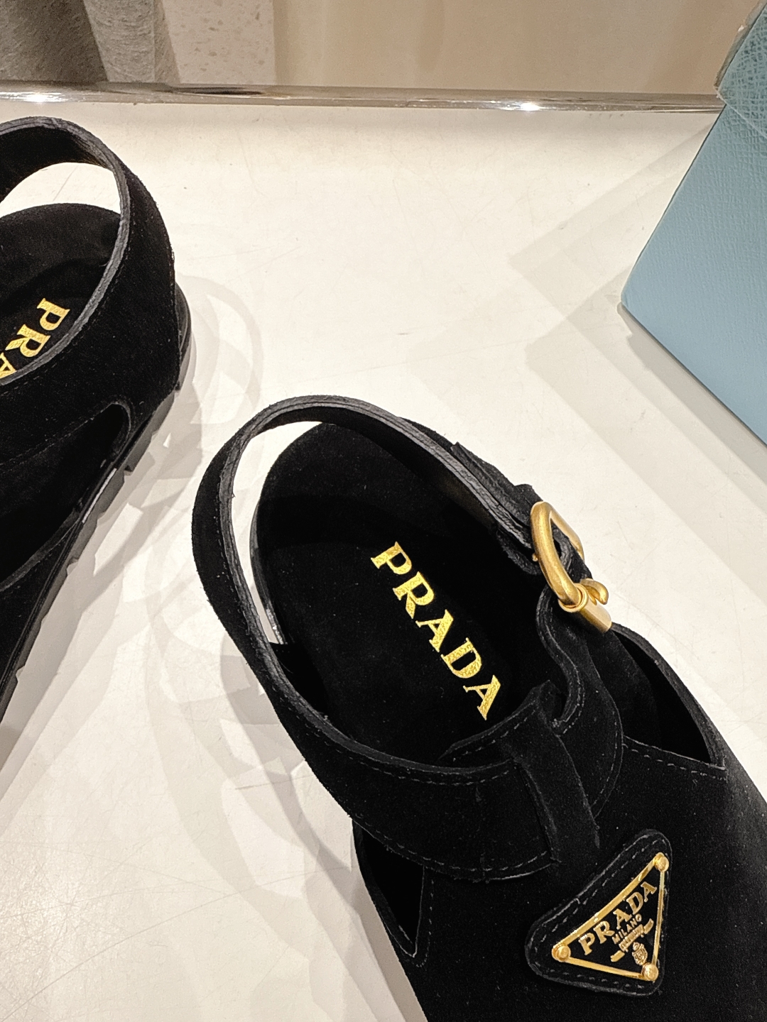 高版本出厂 
 Prada/普拉达25ss夏季新款沙滩勃肯拖鞋凉鞋
这个鞋型真的属于经典不会过时的设计而