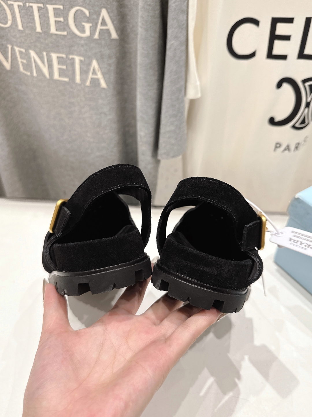 高版本出厂 
 Prada/普拉达25ss夏季新款沙滩勃肯拖鞋凉鞋
这个鞋型真的属于经典不会过时的设计而