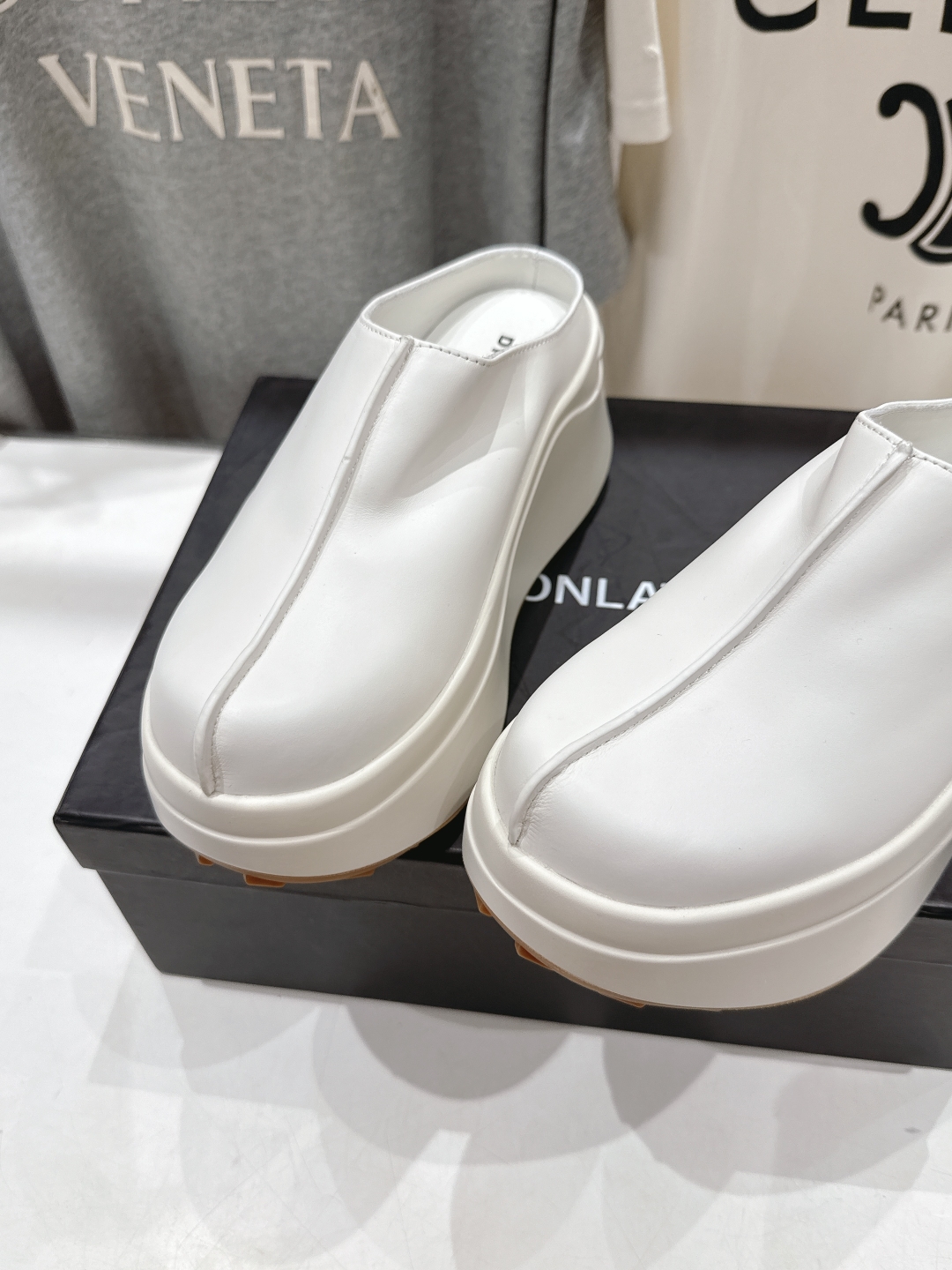 高版本出厂 
  🆕超🔥小众品牌DYMONLATRY 2025ss新款厚底休闲半包拖鞋小白鞋
 6.5c